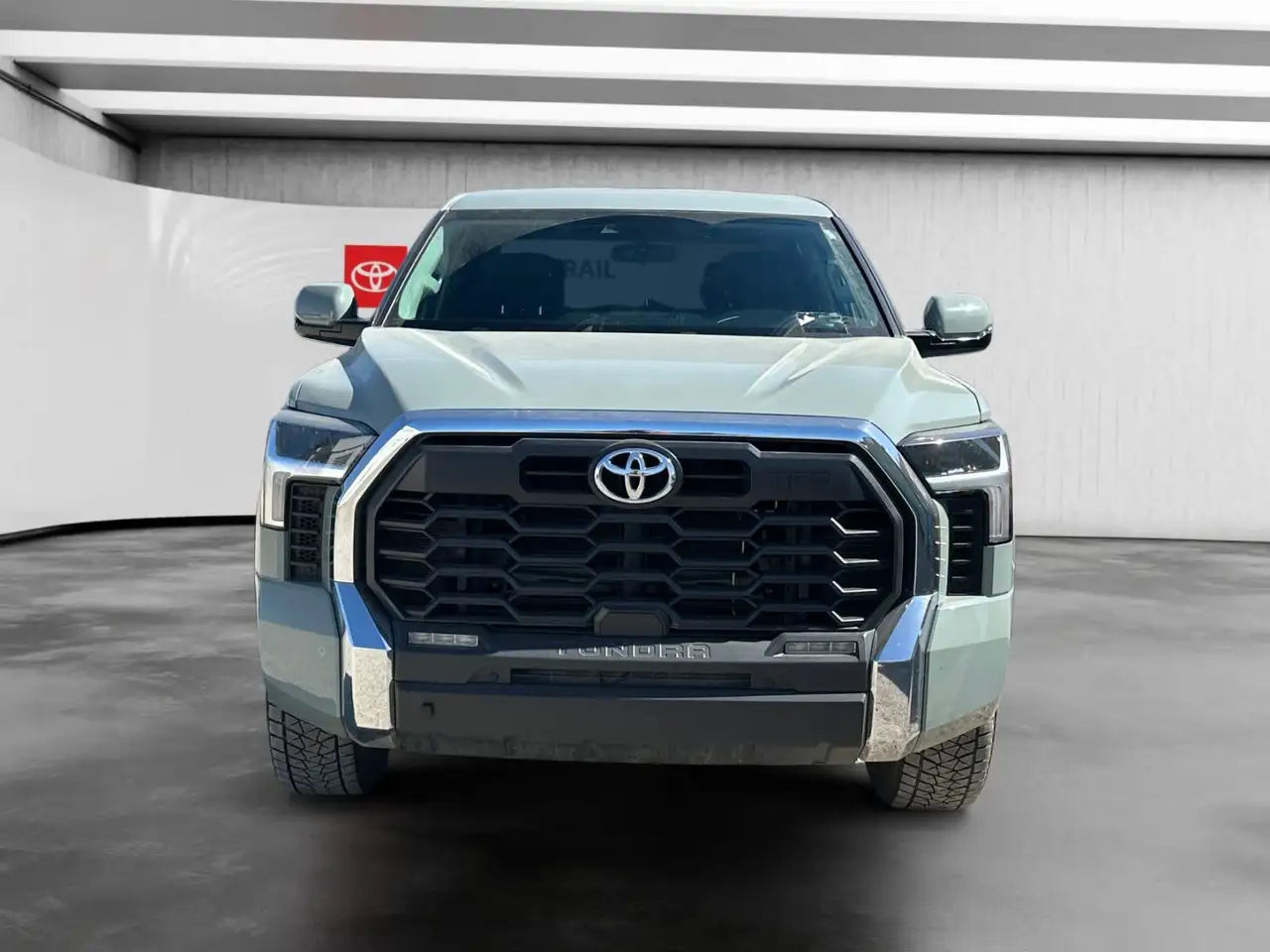 Toyota Tundra снимка Toyota Tundra