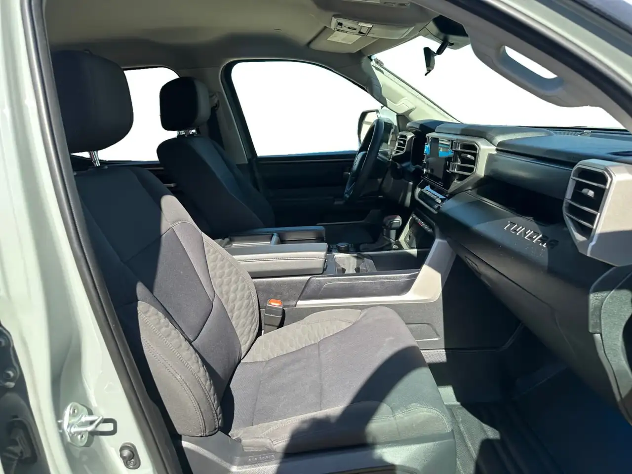 Toyota Tundra снимка Toyota Tundra