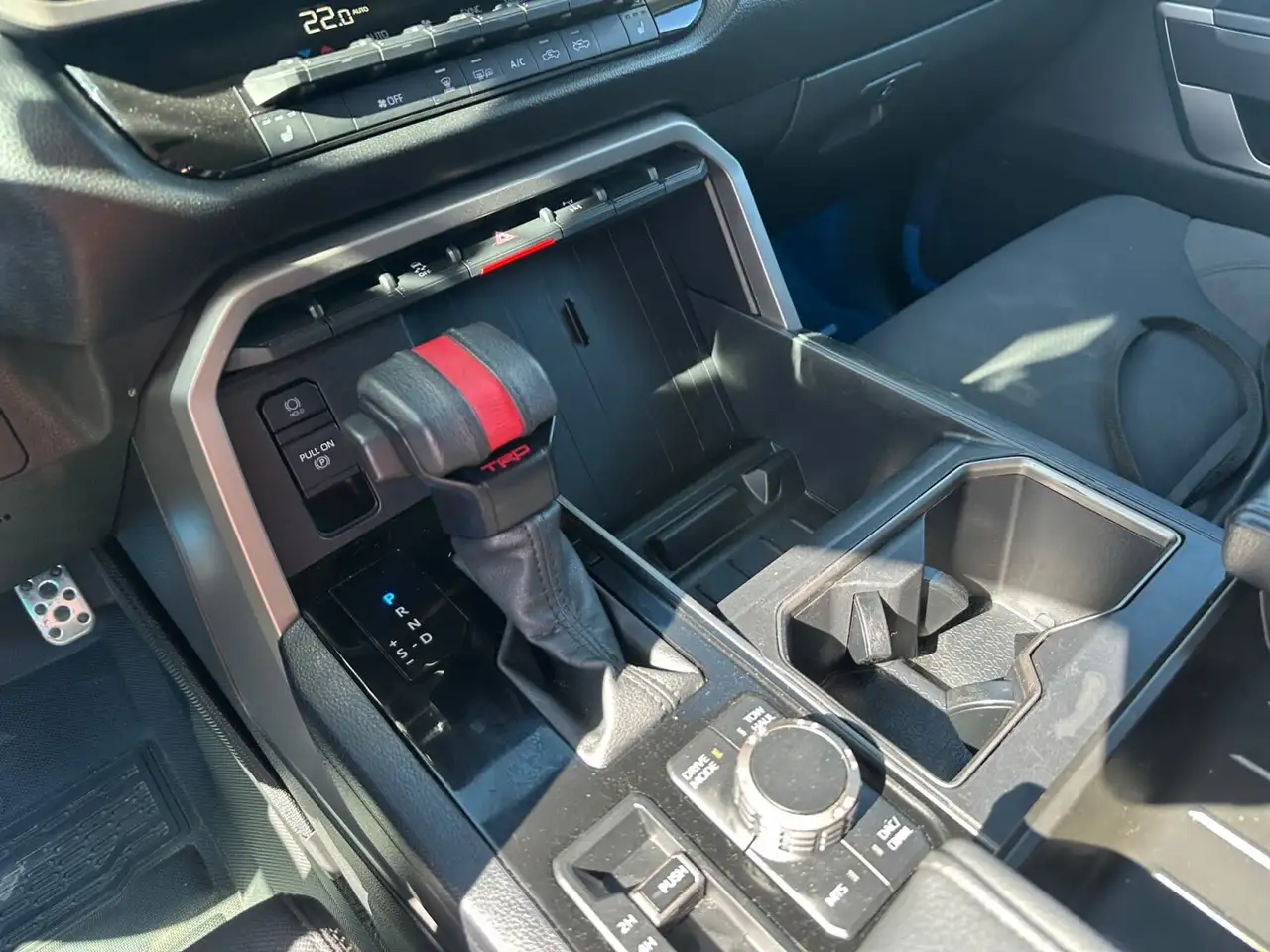 Toyota Tundra снимка Toyota Tundra