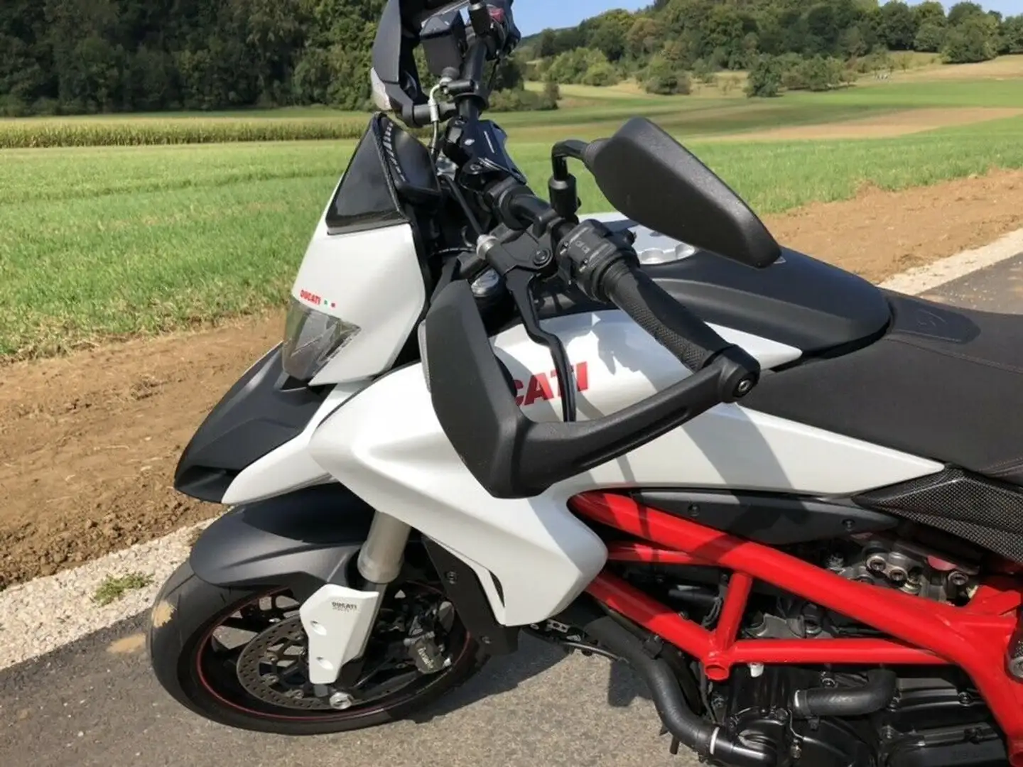 Ducati Hypermotard 821 Белый - 2