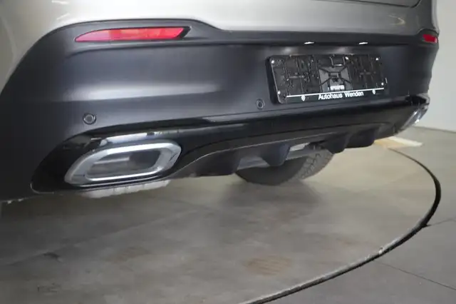 Mercedes-Benz GLE view 11