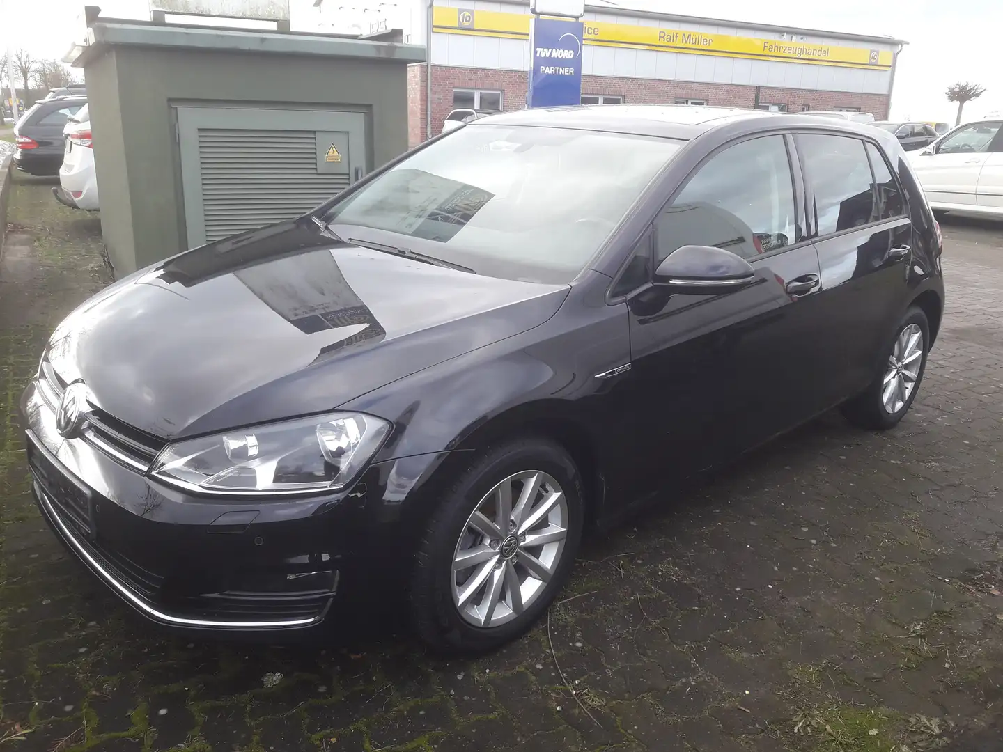 Volkswagen Golf Lounge 1,4 TSi BMT +Navi+Pano+Tempo+PDC Schwarz - 1