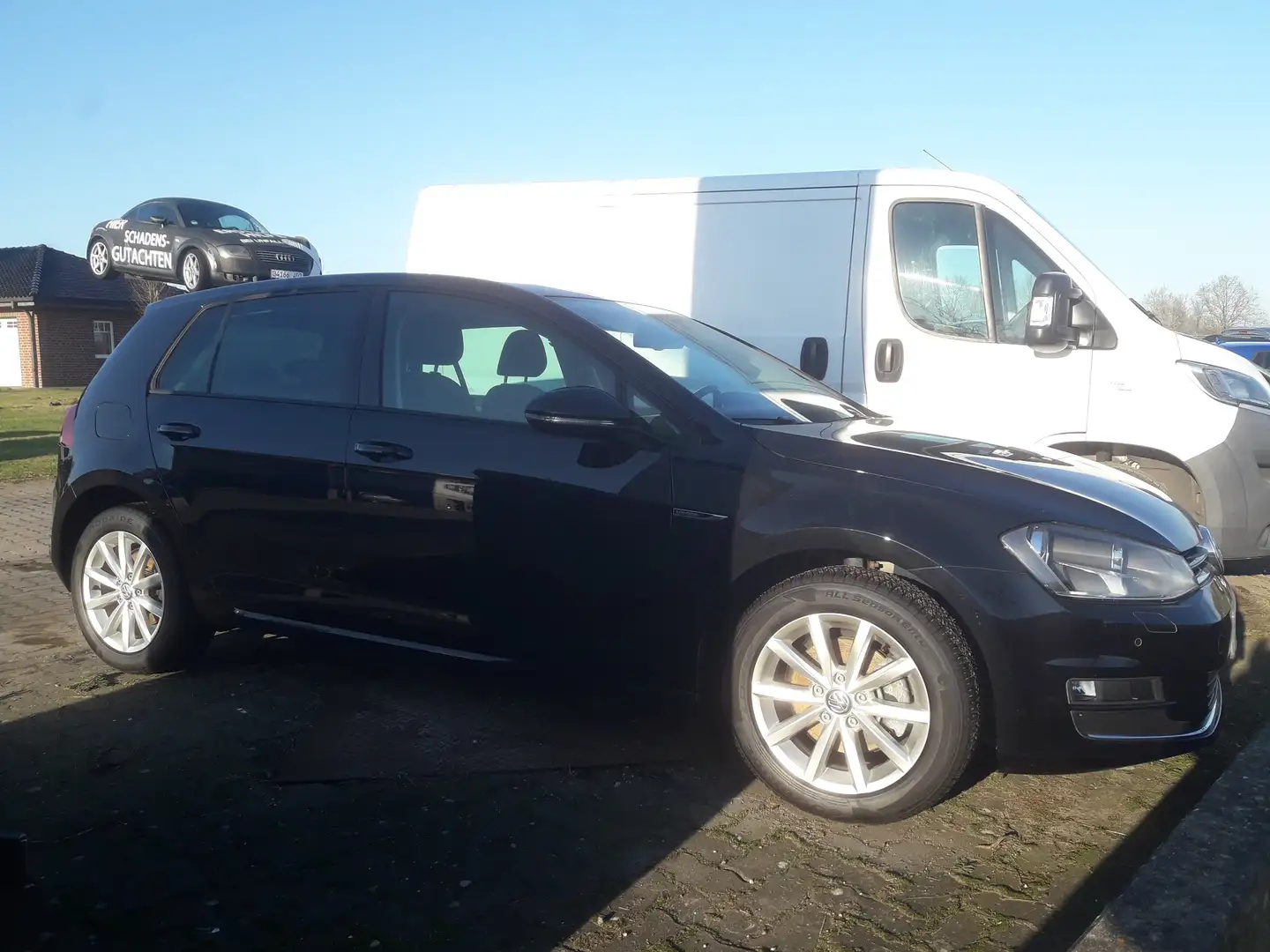 Volkswagen Golf Lounge 1,4 TSi BMT +Navi+Pano+Tempo+PDC Schwarz - 2