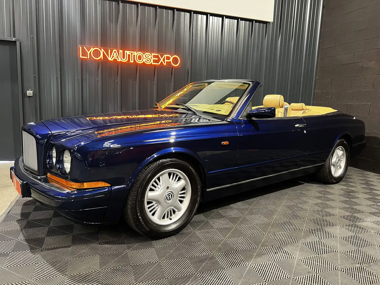 Bentley Azure V8 6.7, foto 2
