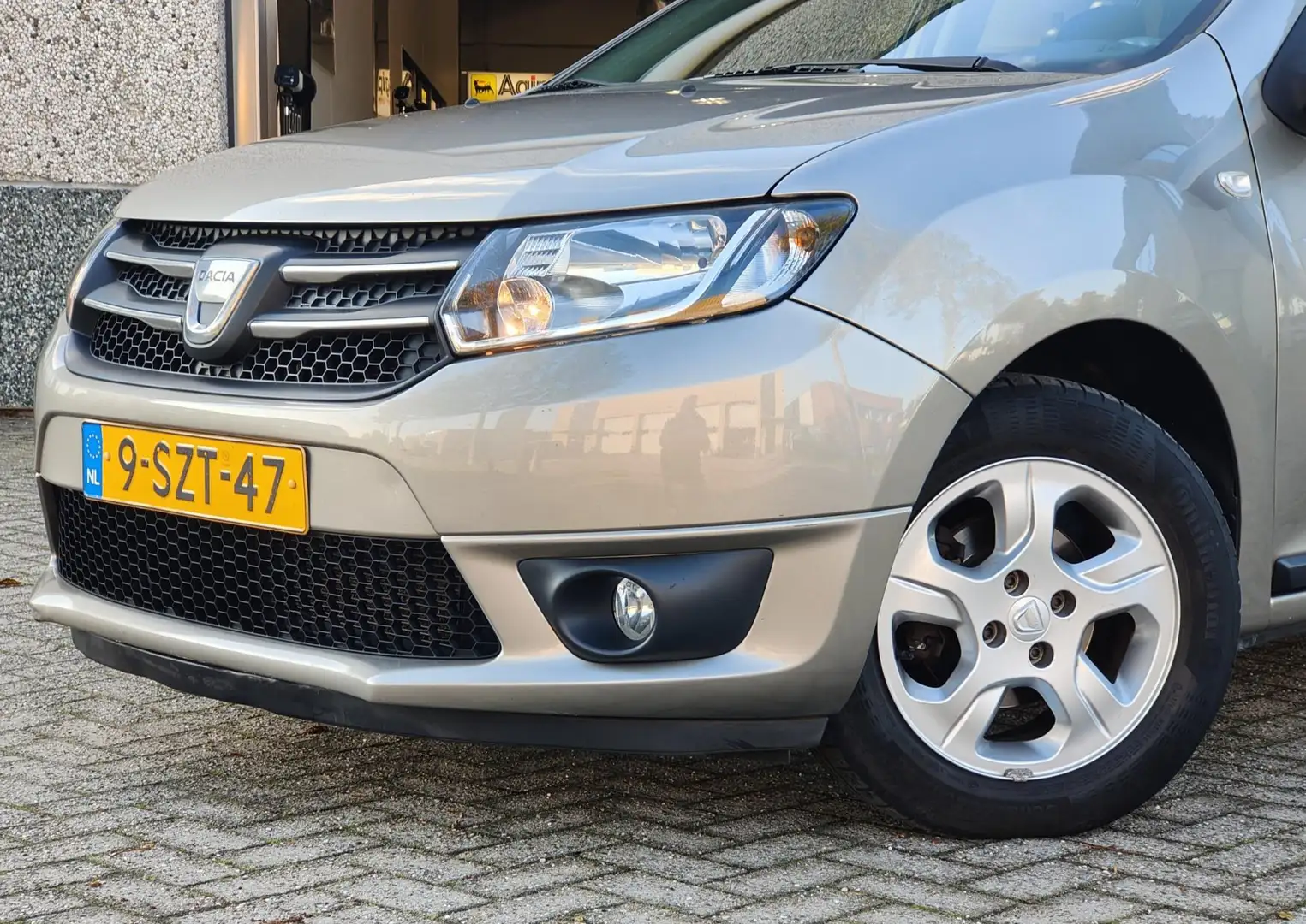 Dacia Logan MCV 0.9 TCe Prestige 100 % onderhouden! Brun - 2