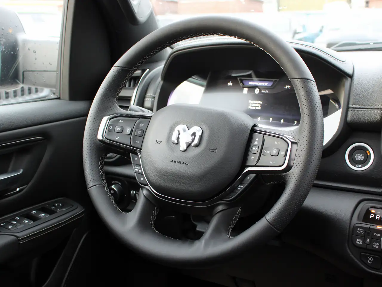 RAM 1500 снимка RAM 1500