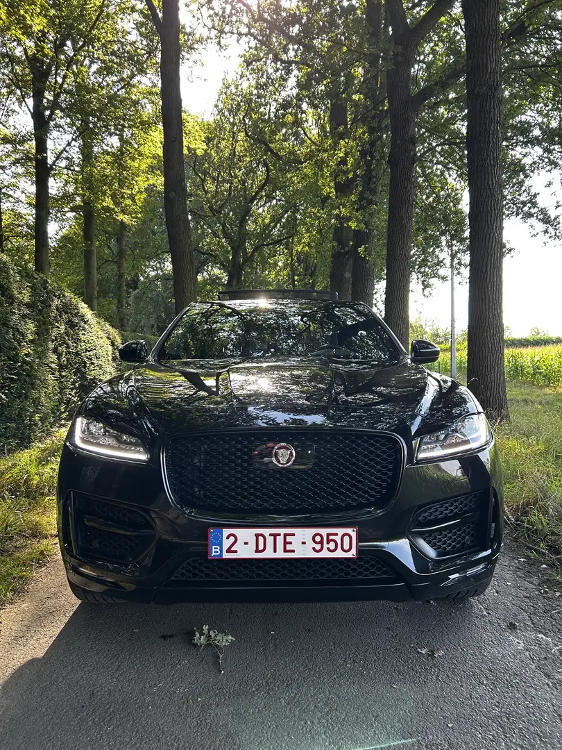 Jaguar F-Pace 25t AWD R-Sport Zwart - 2