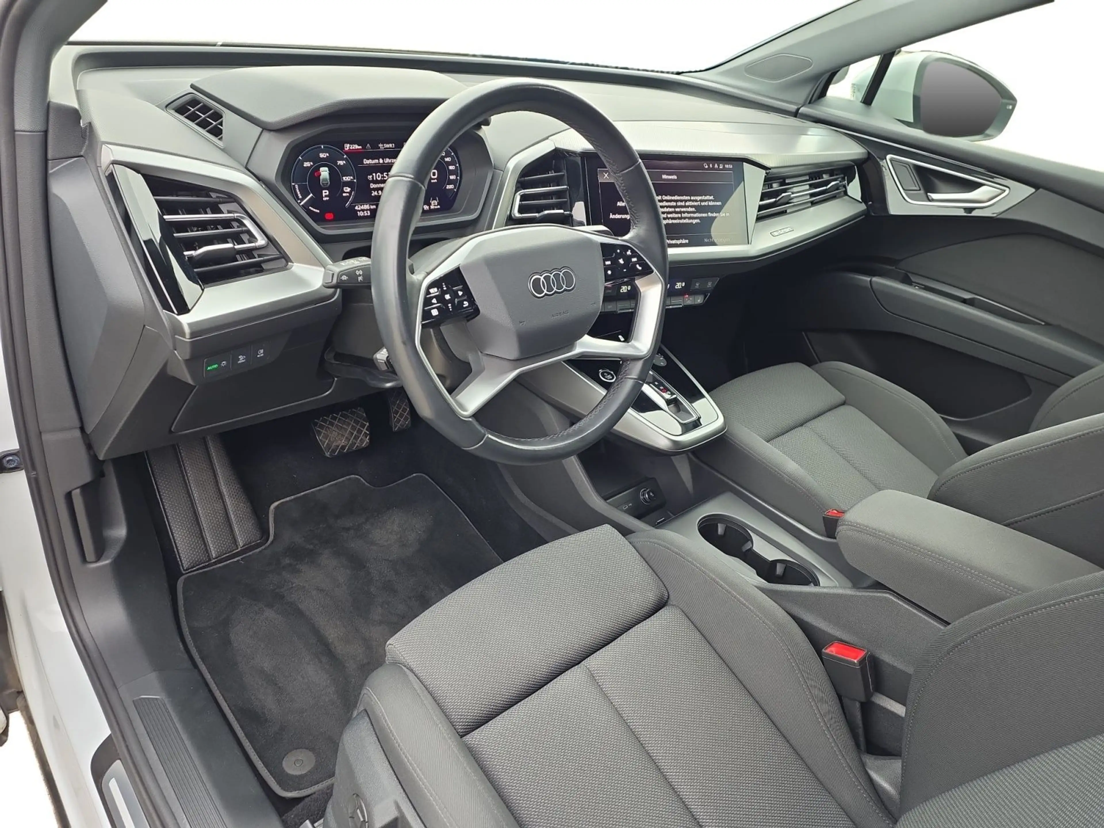 Audi Q4 e-tron 40, AHK/KAM/VIRTUAL/MATRIX/AUDI-SOUND/ — photo 4