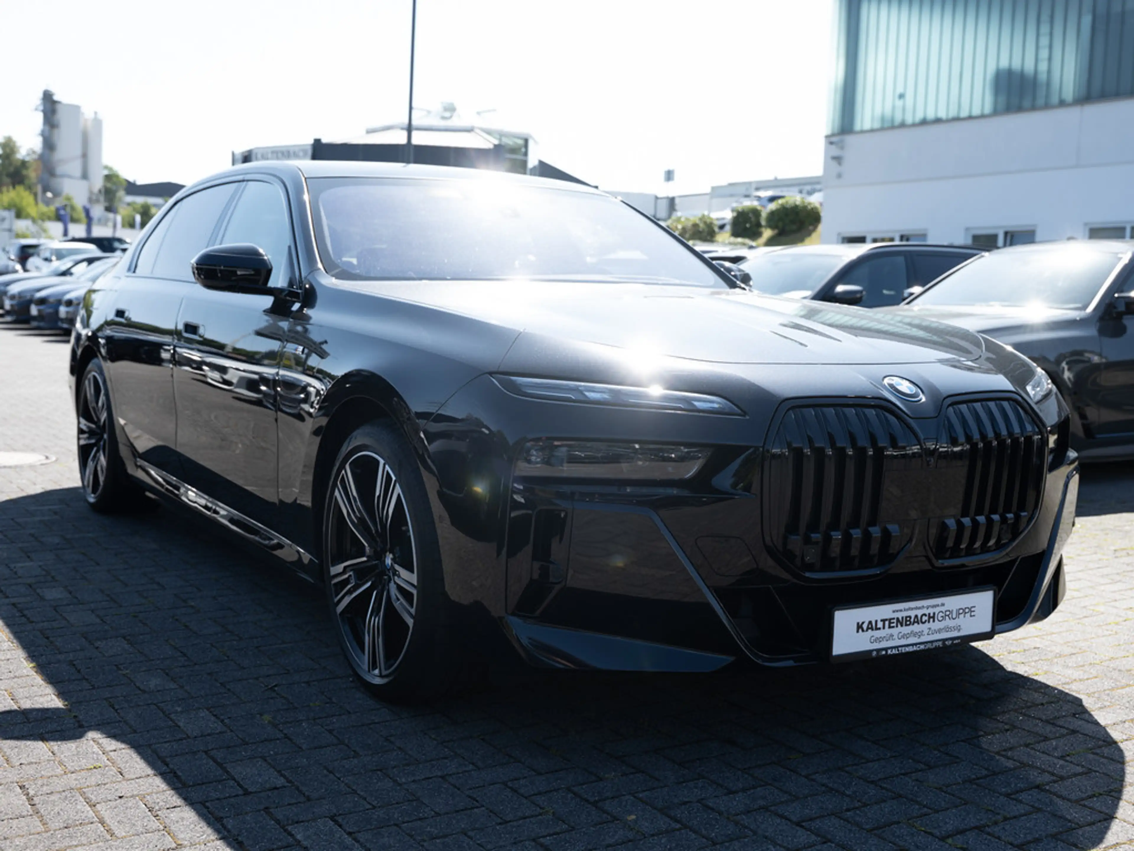 BMW i7 60 xDrive M-Sport Pro PANO AHK 360° ACC — photo 5