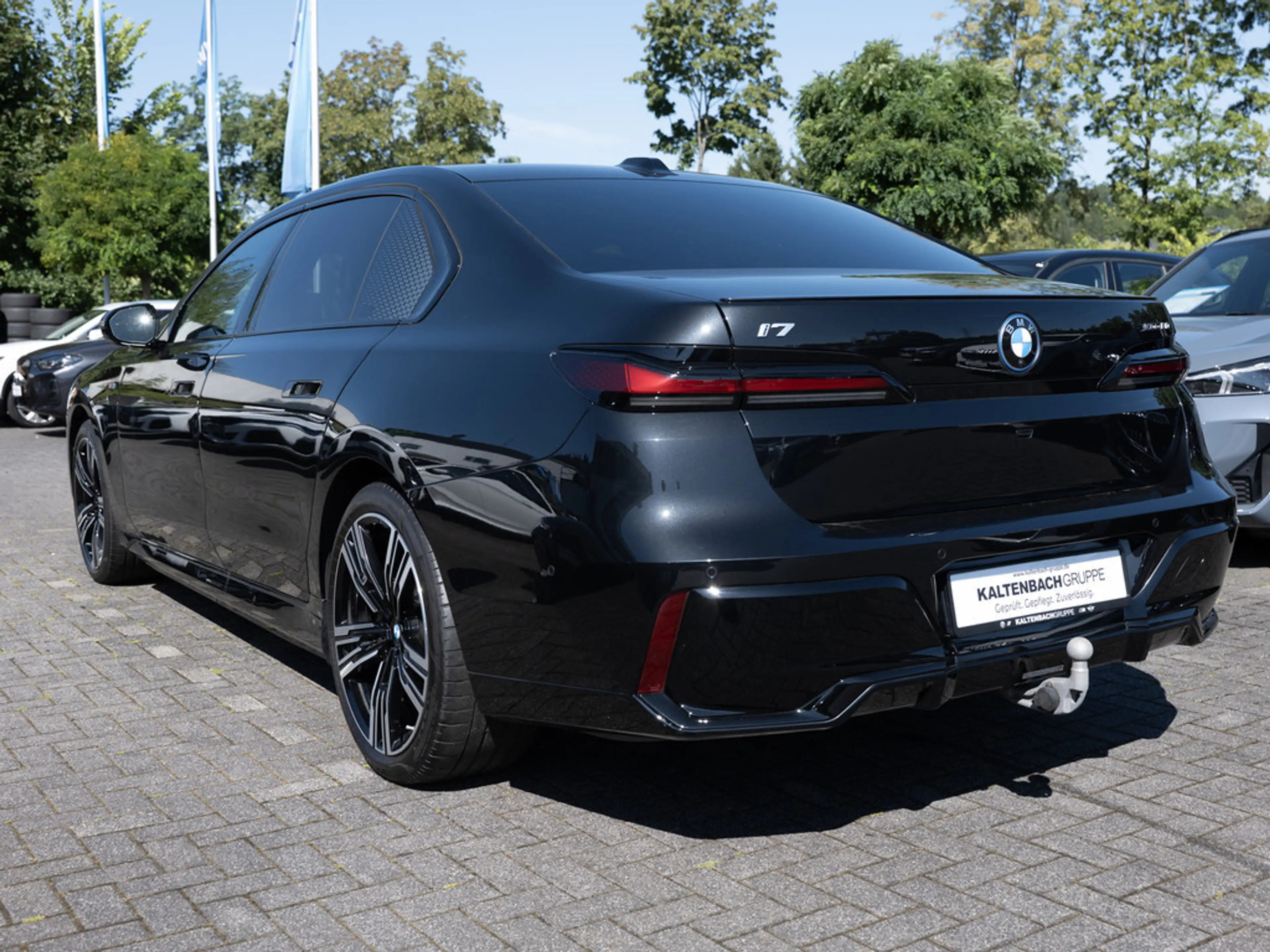 BMW i7 60 xDrive M-Sport Pro PANO AHK 360° ACC — photo 8