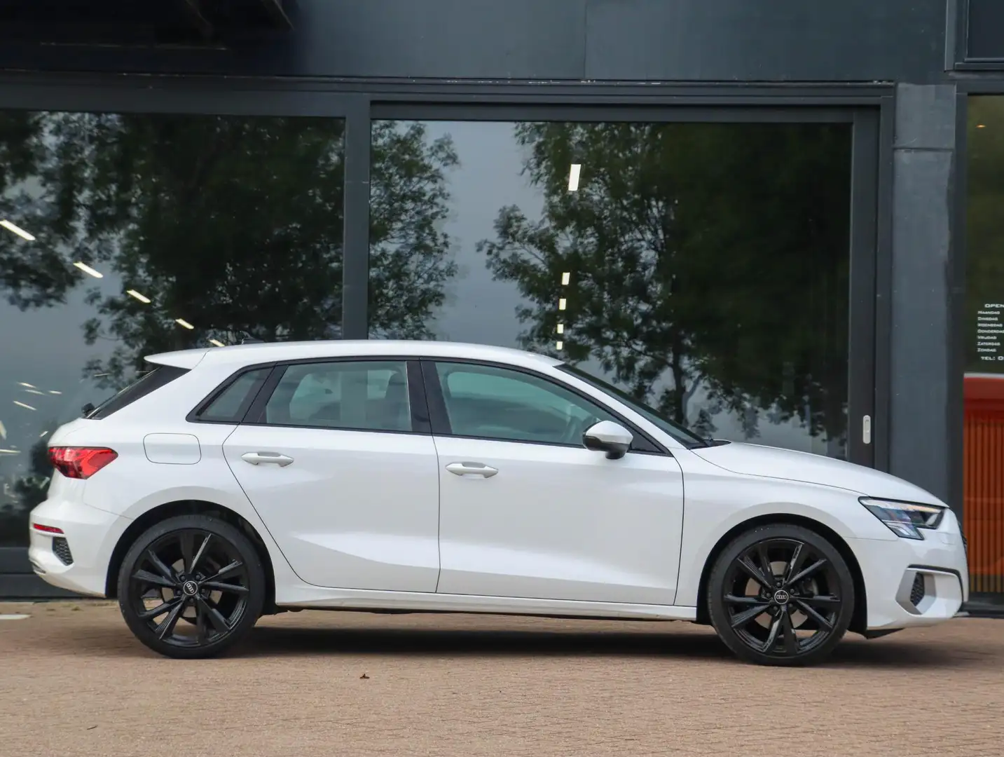 Audi A3 Sportback 30 TFSI 110PK Automaat | Matrix LED | Sp Blanc - 2