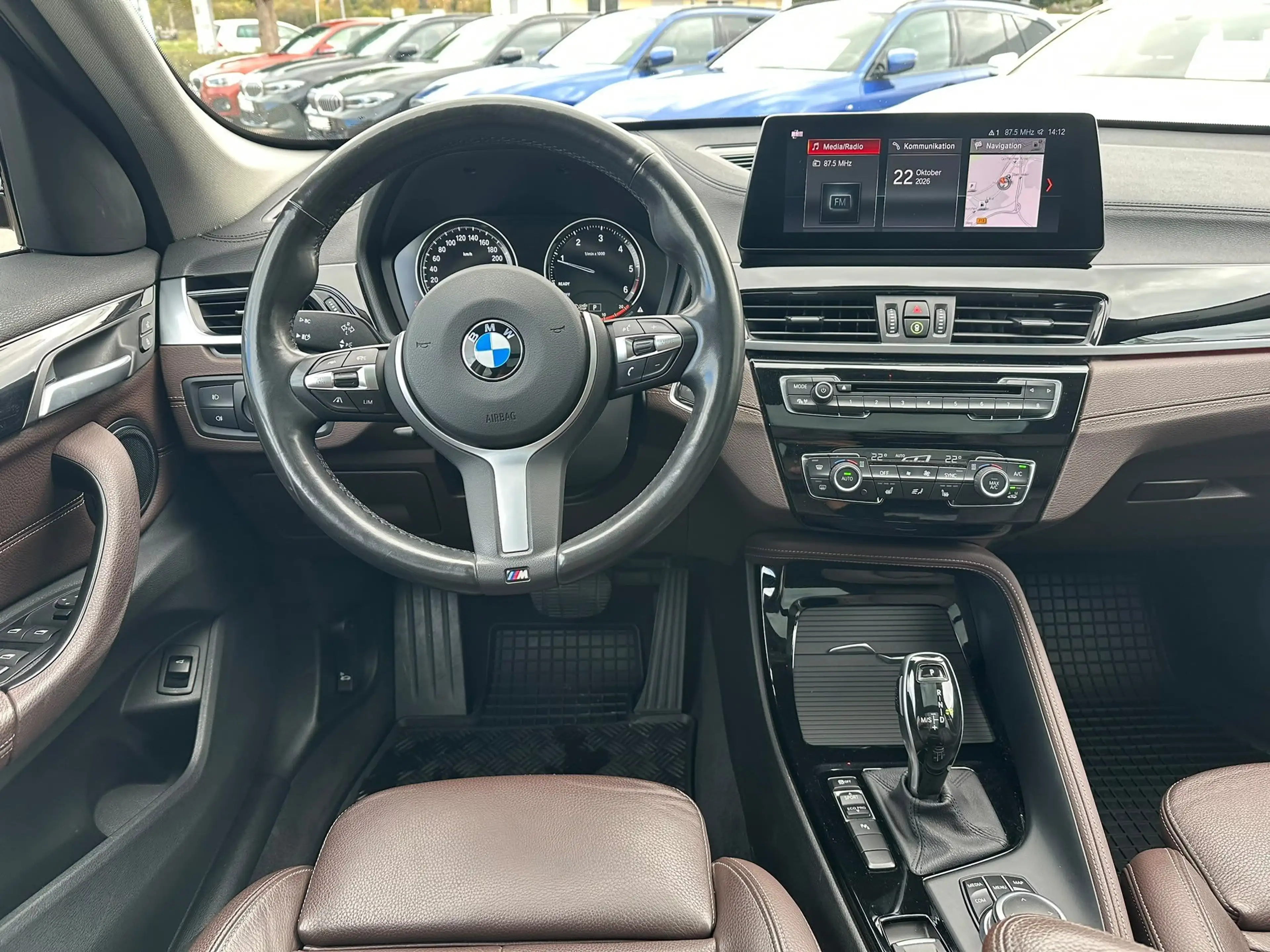 BMW X1 sDrive20d Aut Sport Line AHK Leder Panorama ACC LE — photo 9