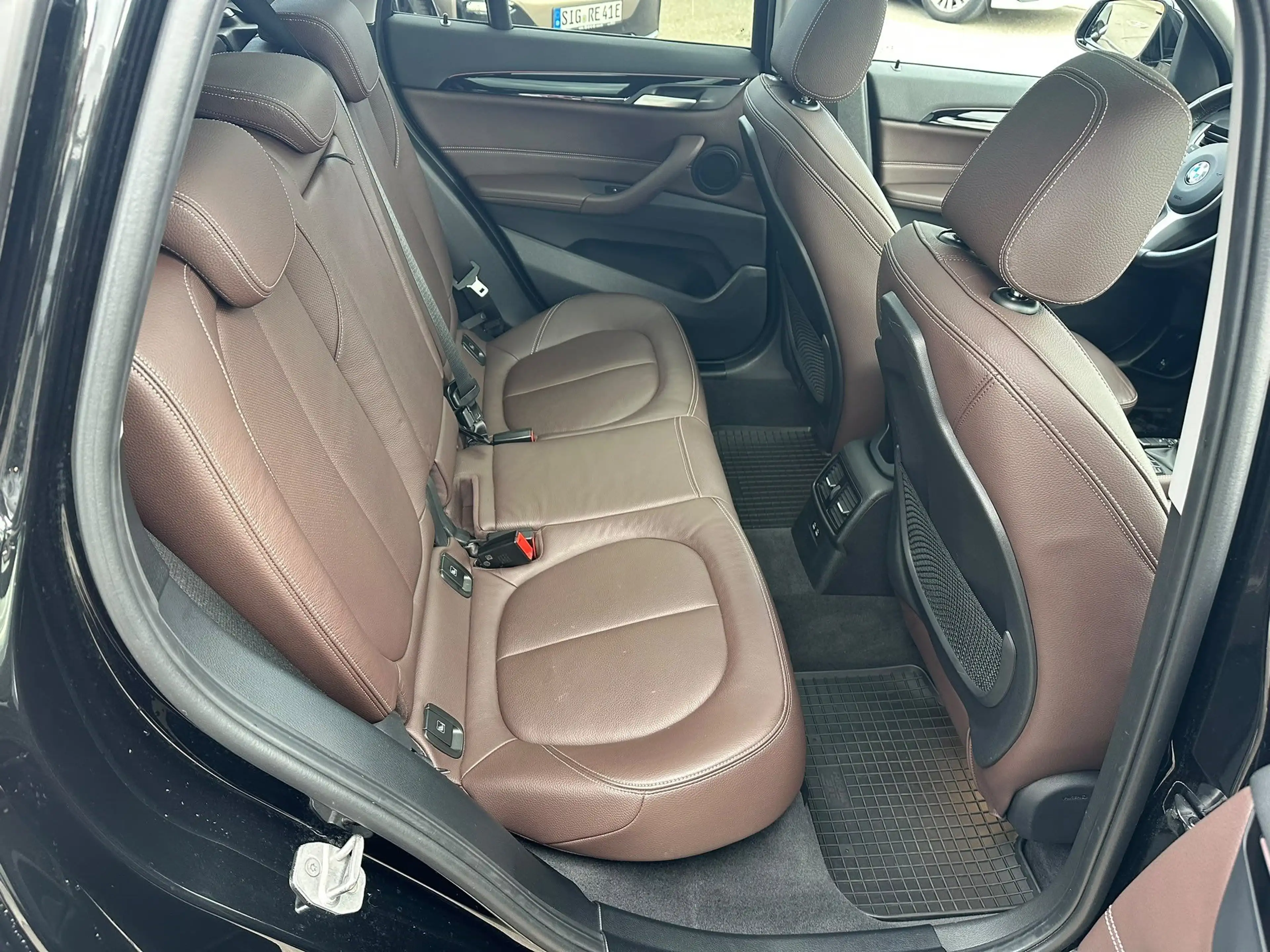 BMW X1 sDrive20d Aut Sport Line AHK Leder Panorama ACC LE — photo 12