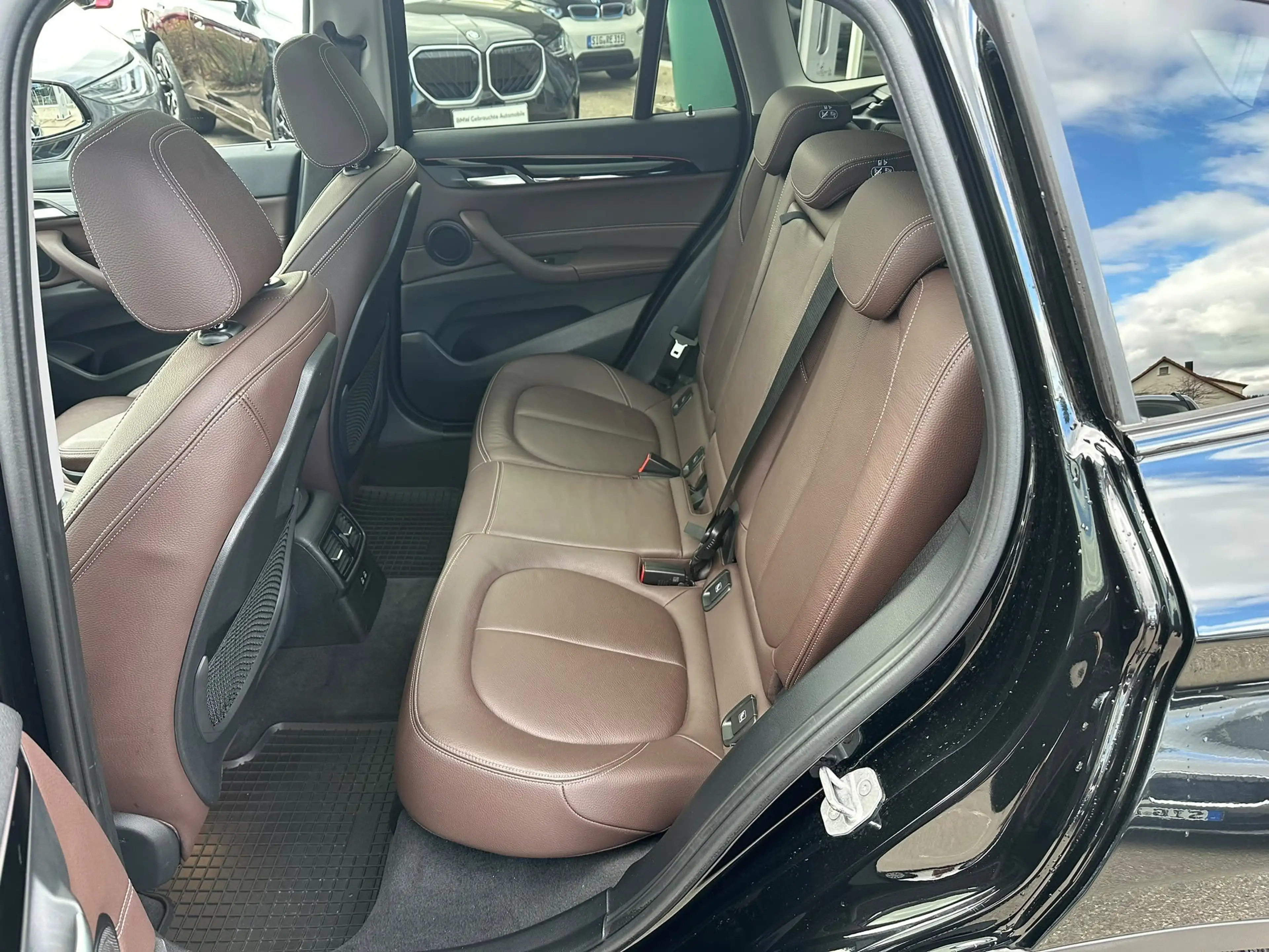BMW X1 sDrive20d Aut Sport Line AHK Leder Panorama ACC LE — photo 11