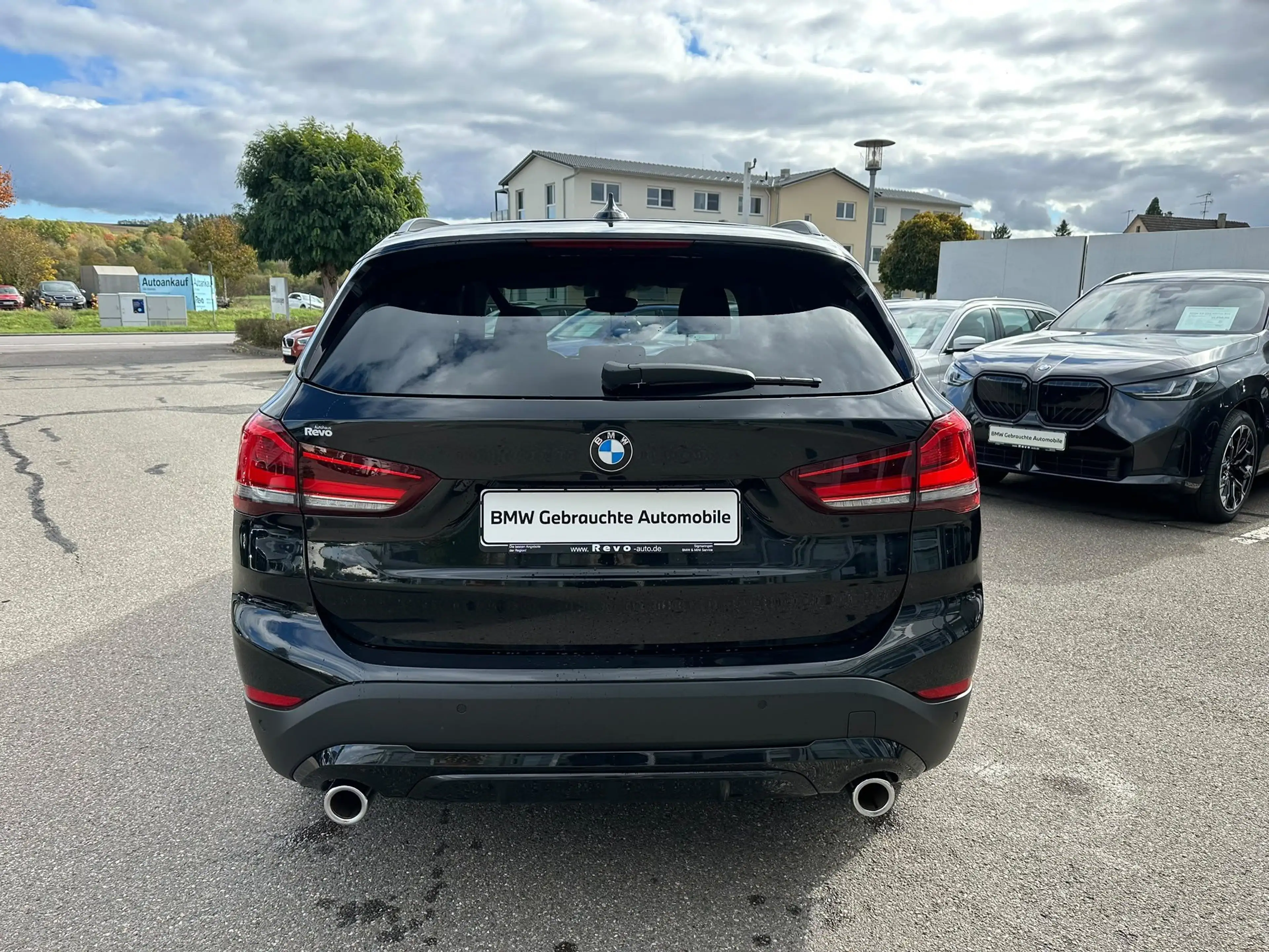 BMW X1 sDrive20d Aut Sport Line AHK Leder Panorama ACC LE — photo 4