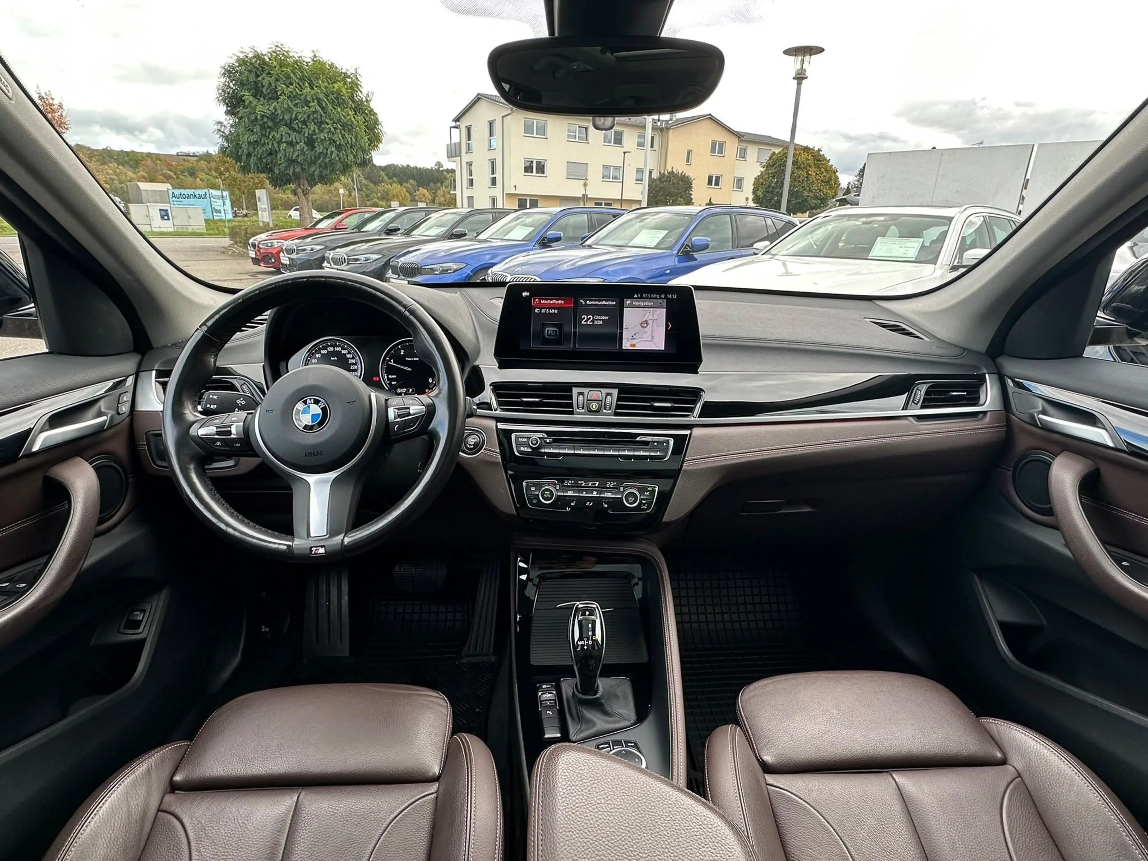 BMW X1 sDrive20d Aut Sport Line AHK Leder Panorama ACC LE — photo 8