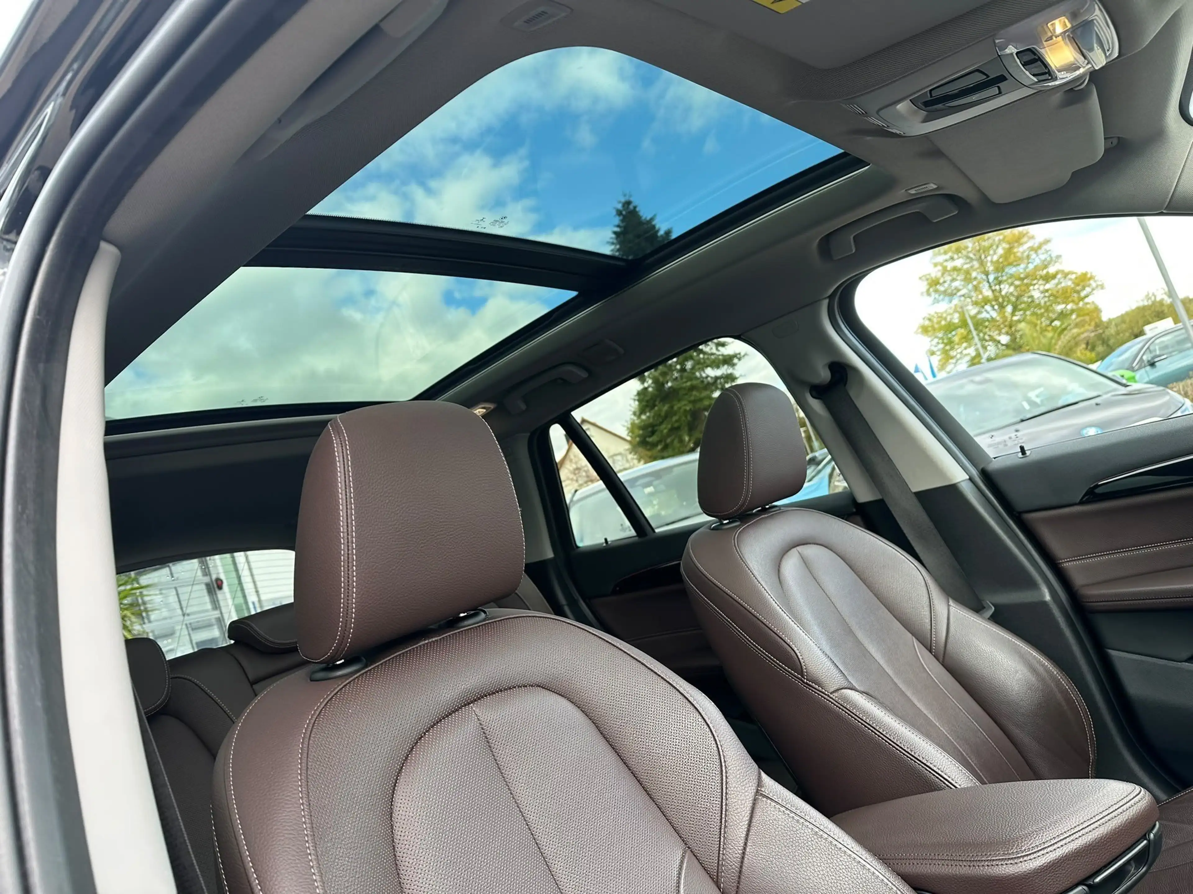 BMW X1 sDrive20d Aut Sport Line AHK Leder Panorama ACC LE — photo 14