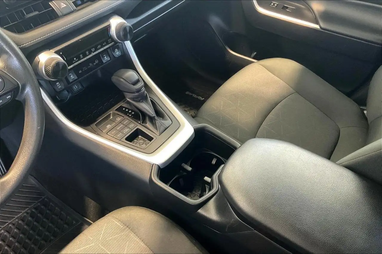 Toyota RAV 4 снимка Toyota RAV 4