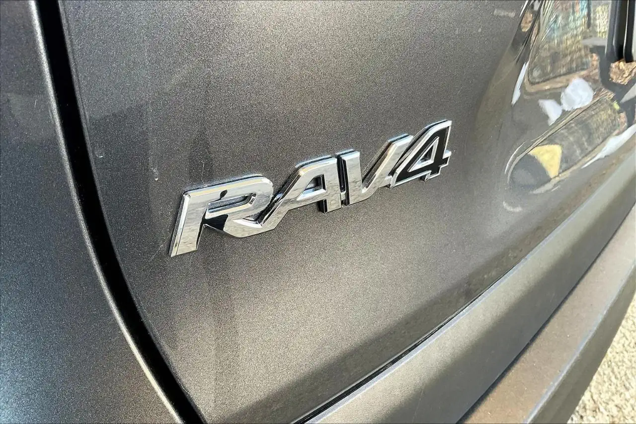 Toyota RAV 4 снимка Toyota RAV 4