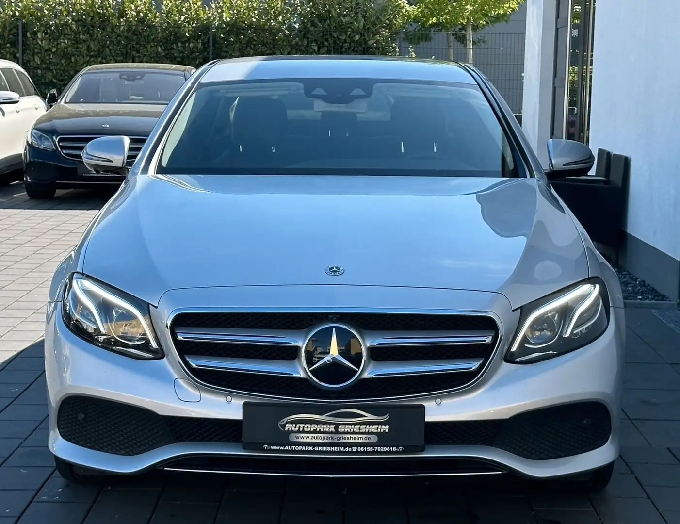 Mercedes-Benz E 400 Lim. 4M*9G*VOLL*CARBON*Wide*360°MEMORY*ACC Silber - 2