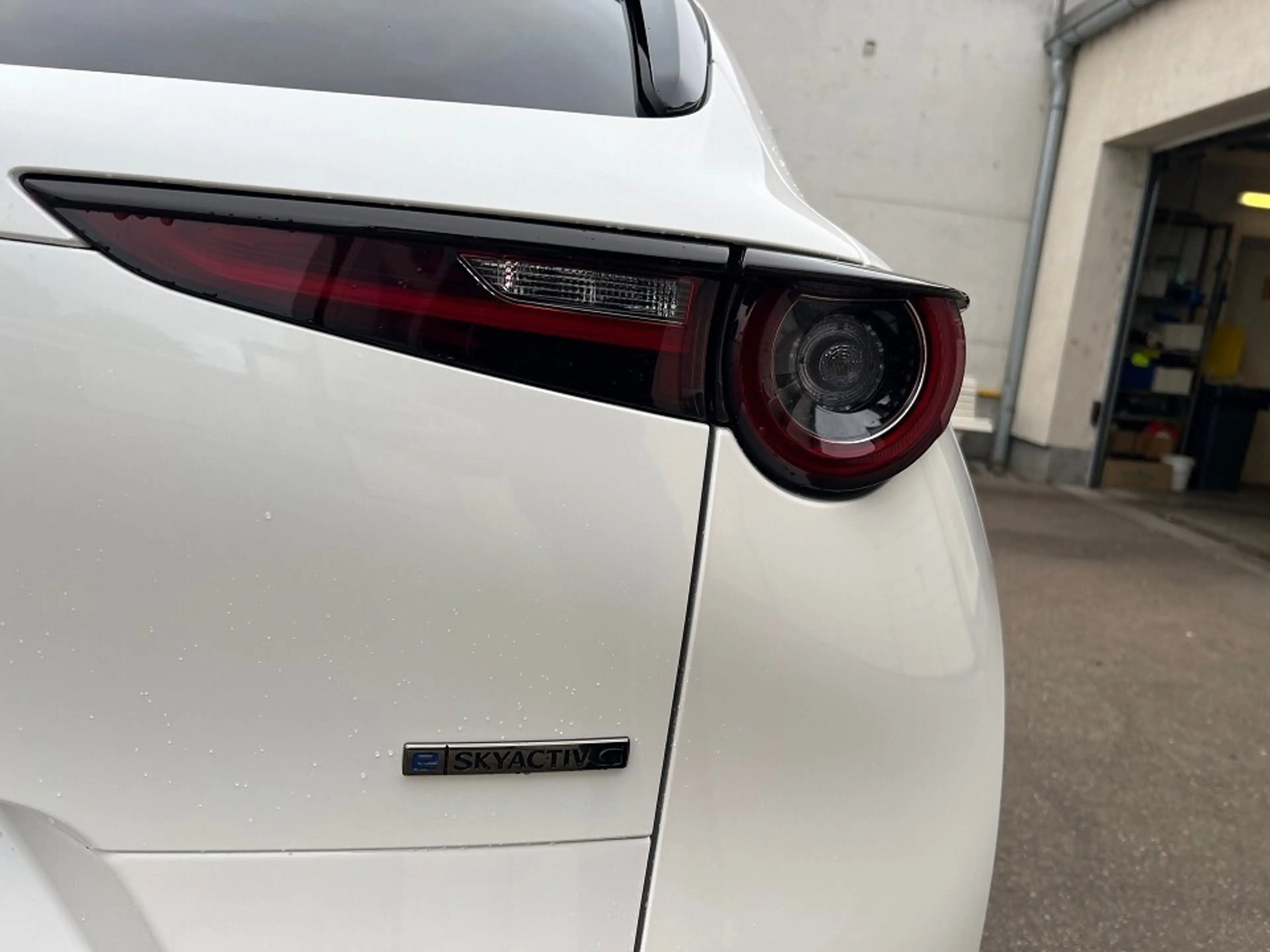 Mazda CX-30 e-Skyactive G140 Homura — photo 10