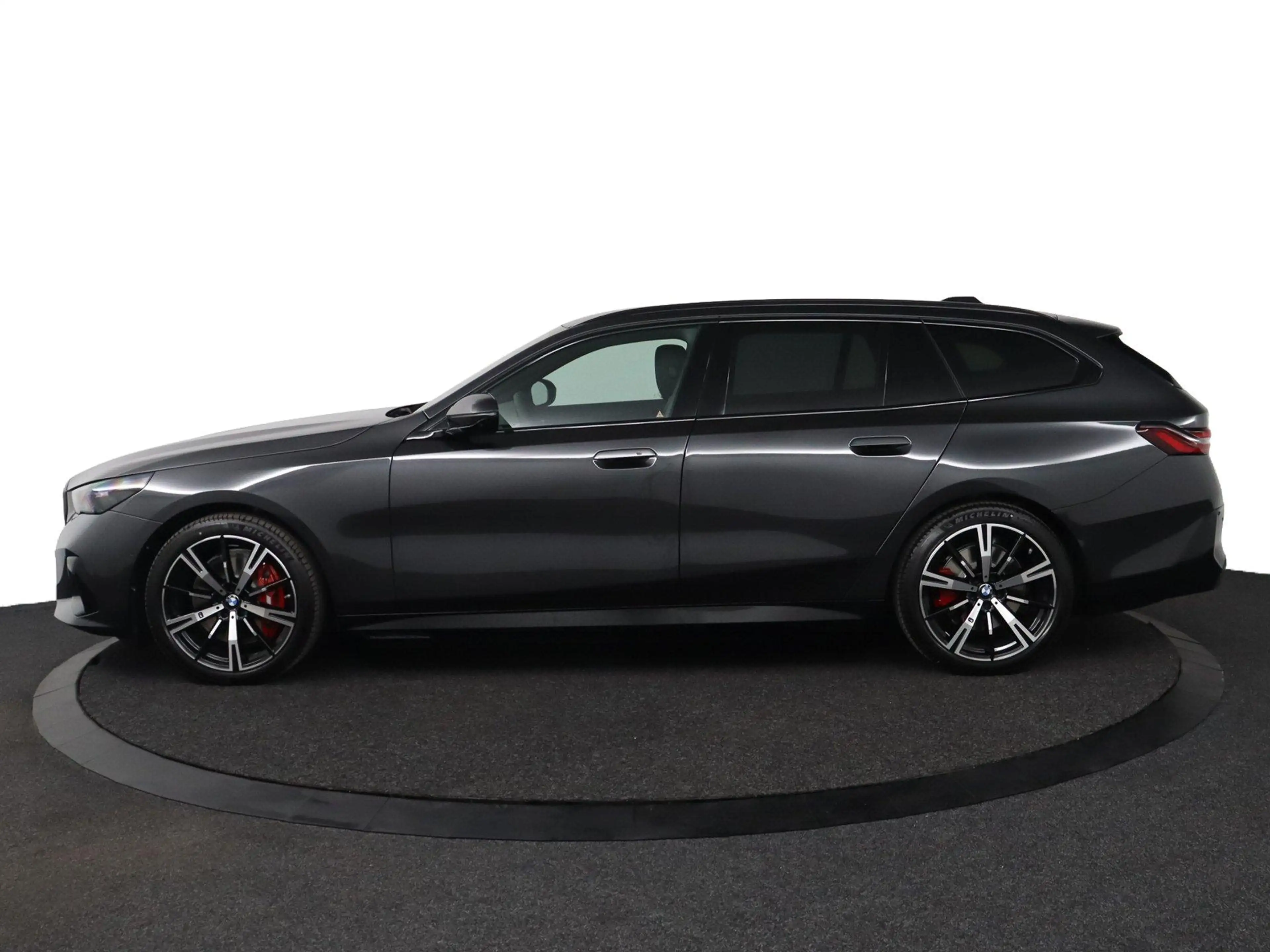 BMW i5 Touring eDrive40 M Sport Edition 84 kWh | SOH 100% — photo 3