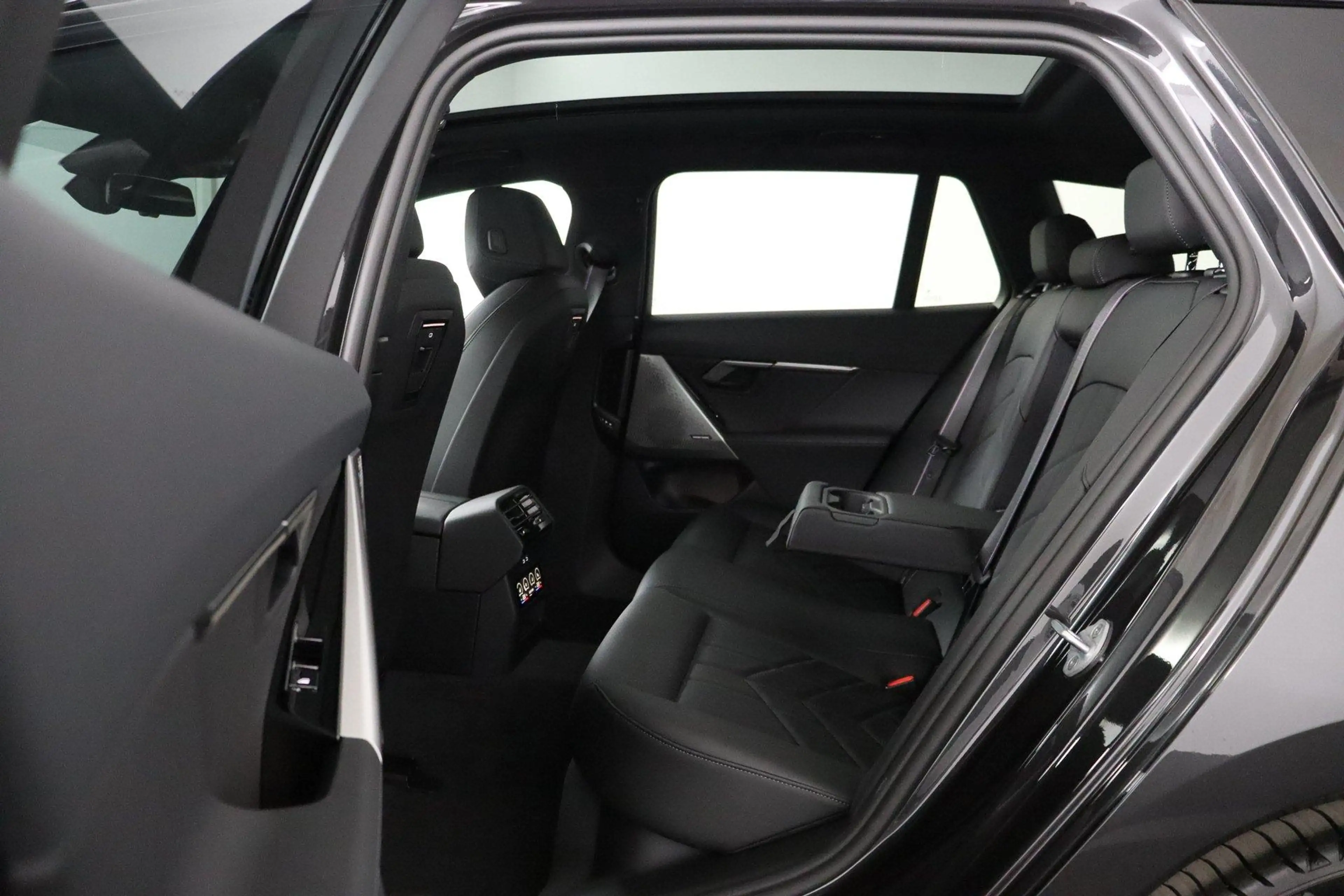 BMW i5 Touring eDrive40 M Sport Edition 84 kWh | SOH 100% — photo 15