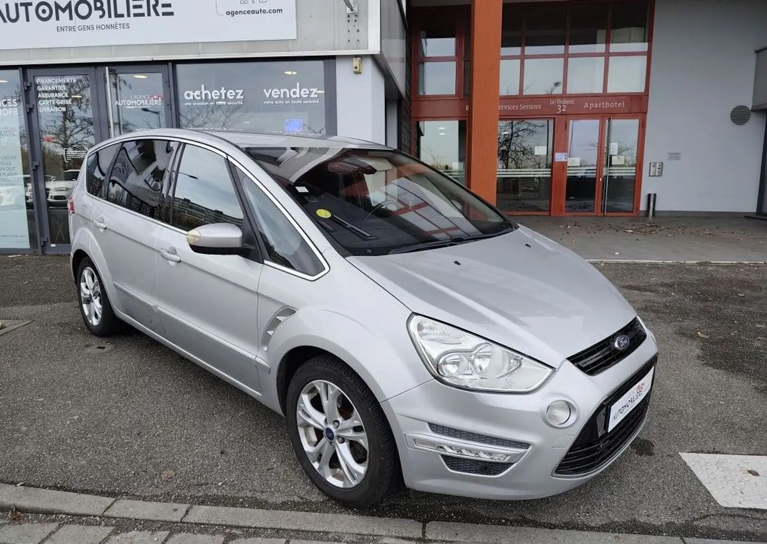 Ford S-Max II 2.0 TDCI 140 cv Phase 2 Powershift TITANIUM Silber - 1