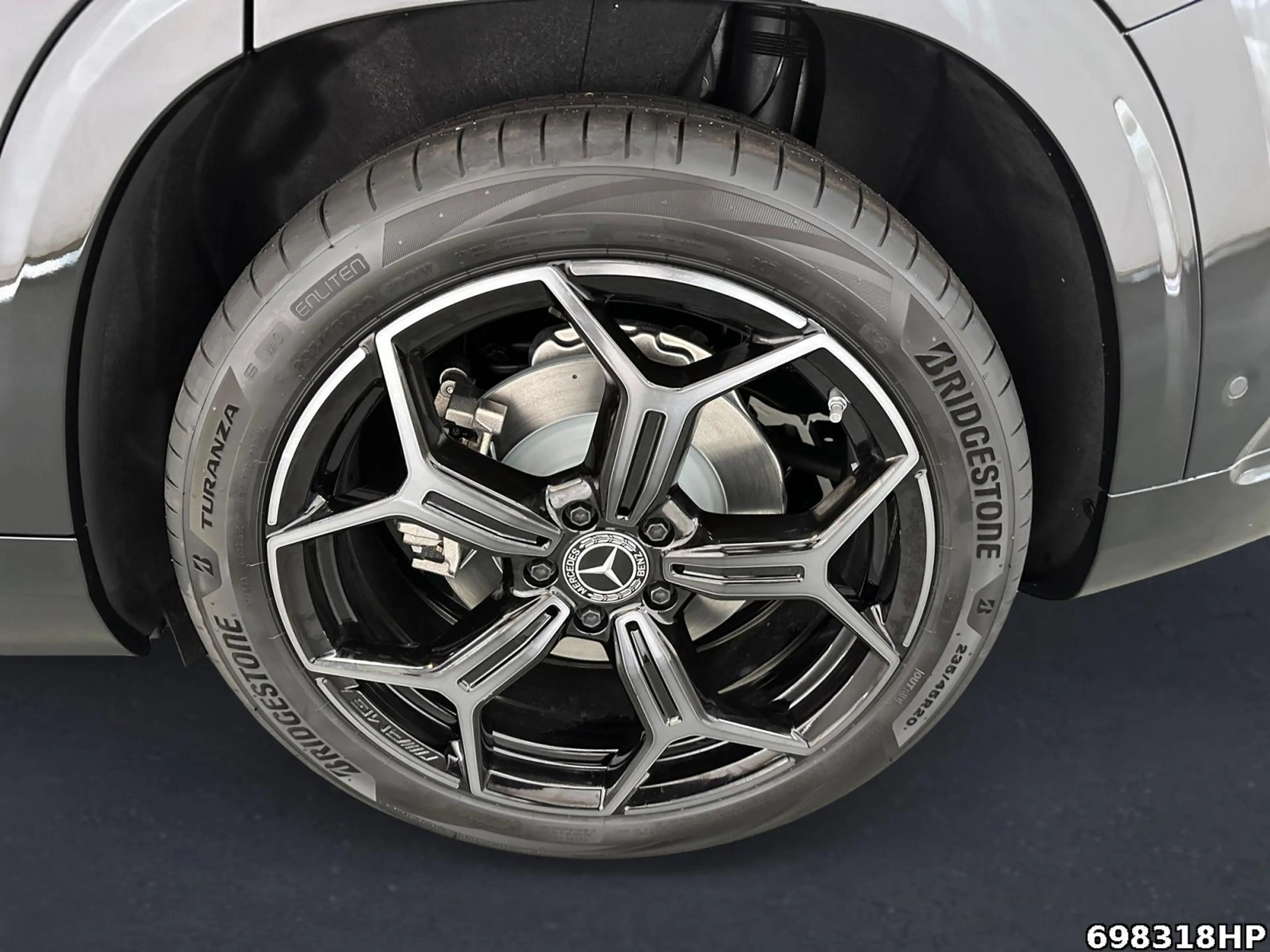 Mercedes-Benz GLB 220 4MATIC +AMG+AHK+BURMSTER+MULTIBEAM+NIGHT — photo 5