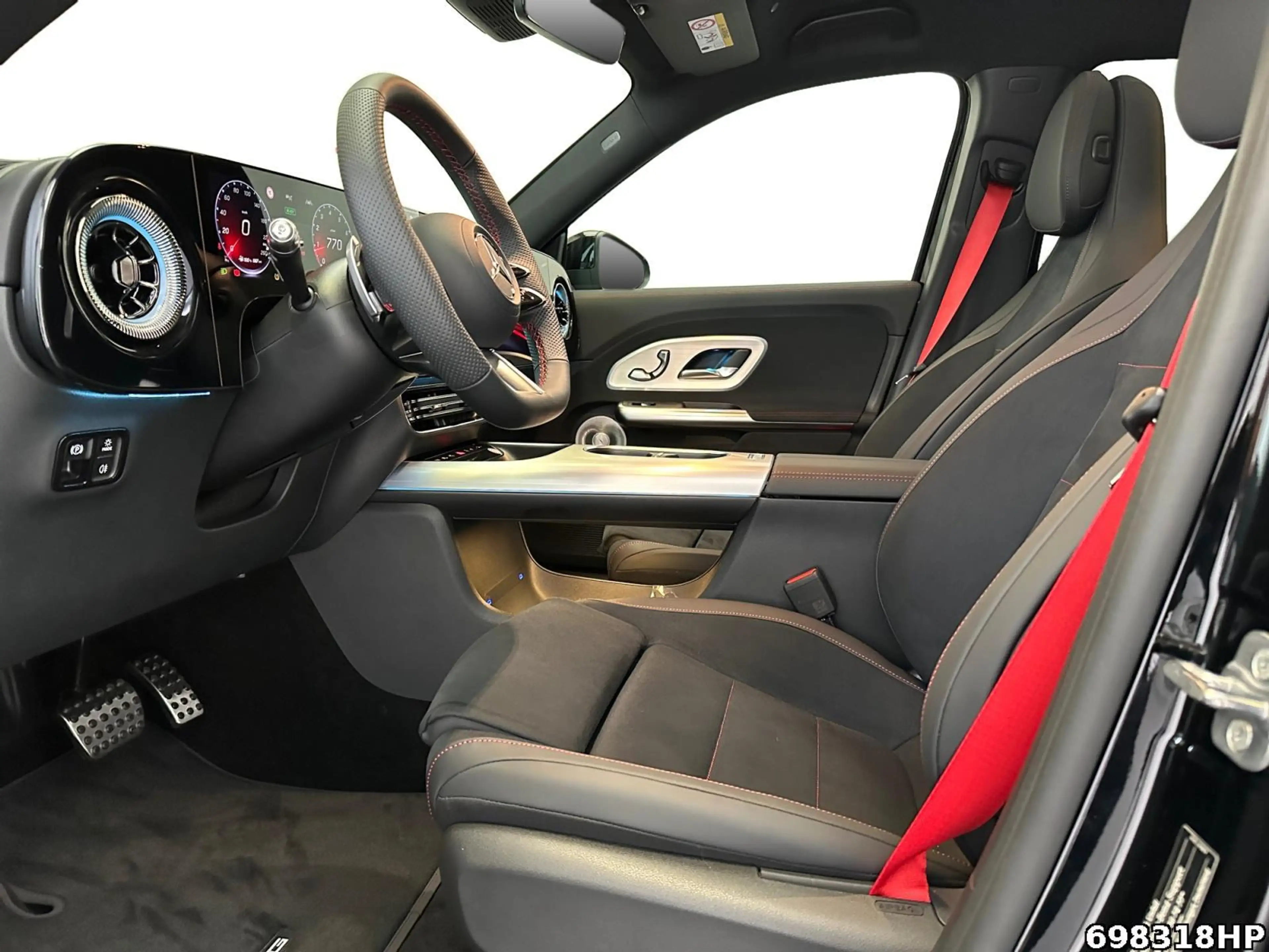 Mercedes-Benz GLB 220 4MATIC +AMG+AHK+BURMSTER+MULTIBEAM+NIGHT — photo 8