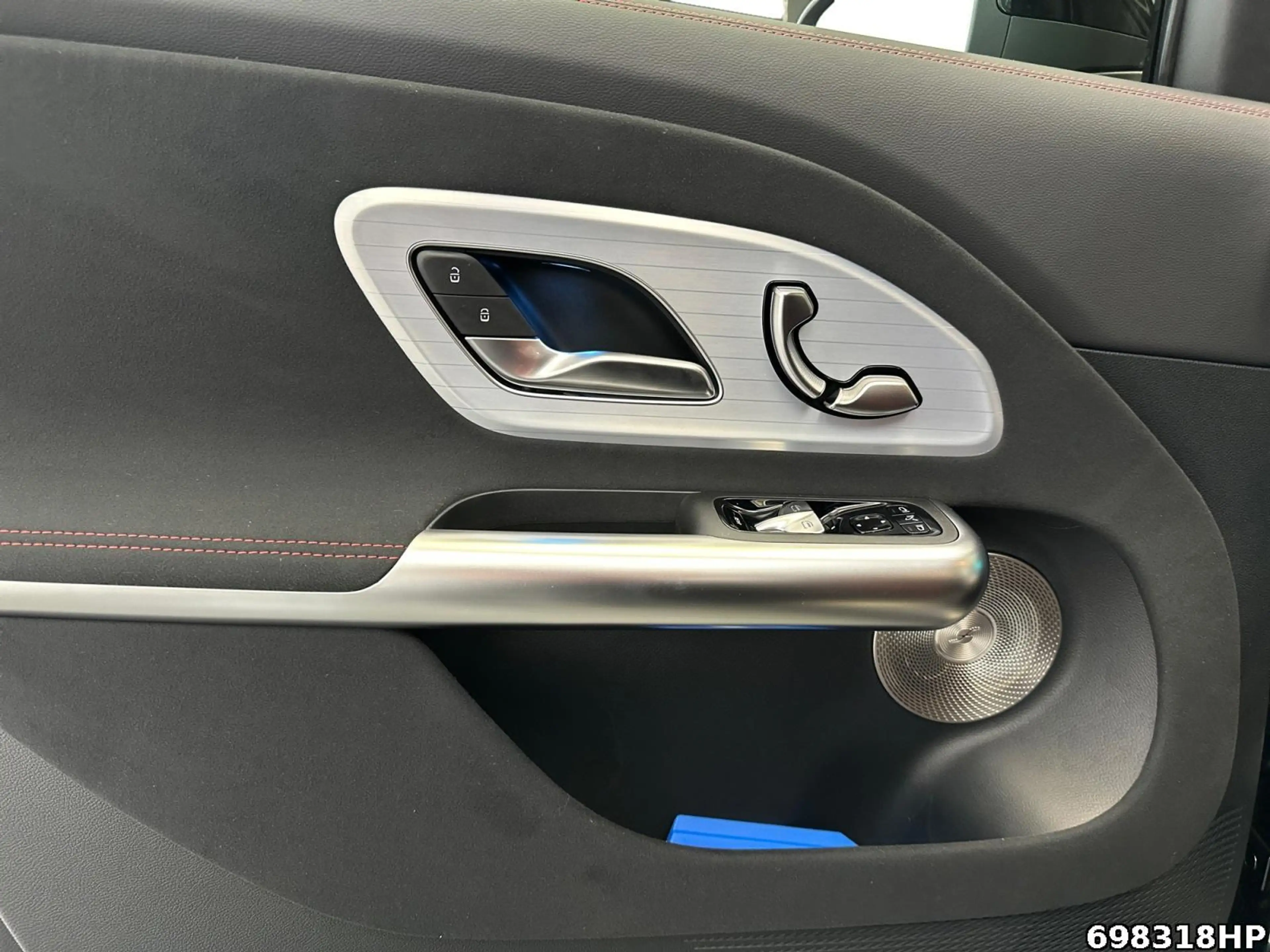 Mercedes-Benz GLB 220 4MATIC +AMG+AHK+BURMSTER+MULTIBEAM+NIGHT — photo 9