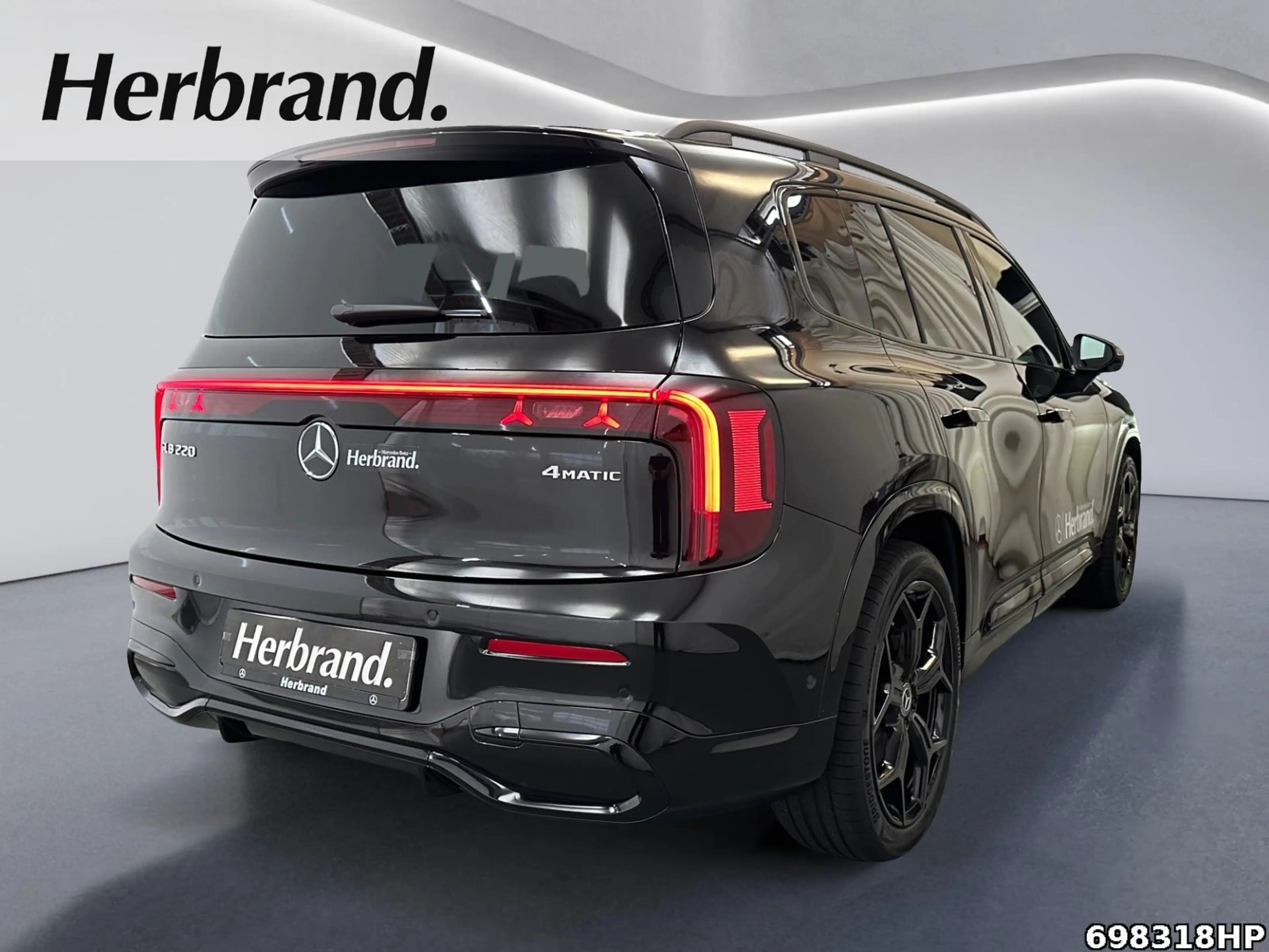 Mercedes-Benz GLB 220 4MATIC +AMG+AHK+BURMSTER+MULTIBEAM+NIGHT — photo 3