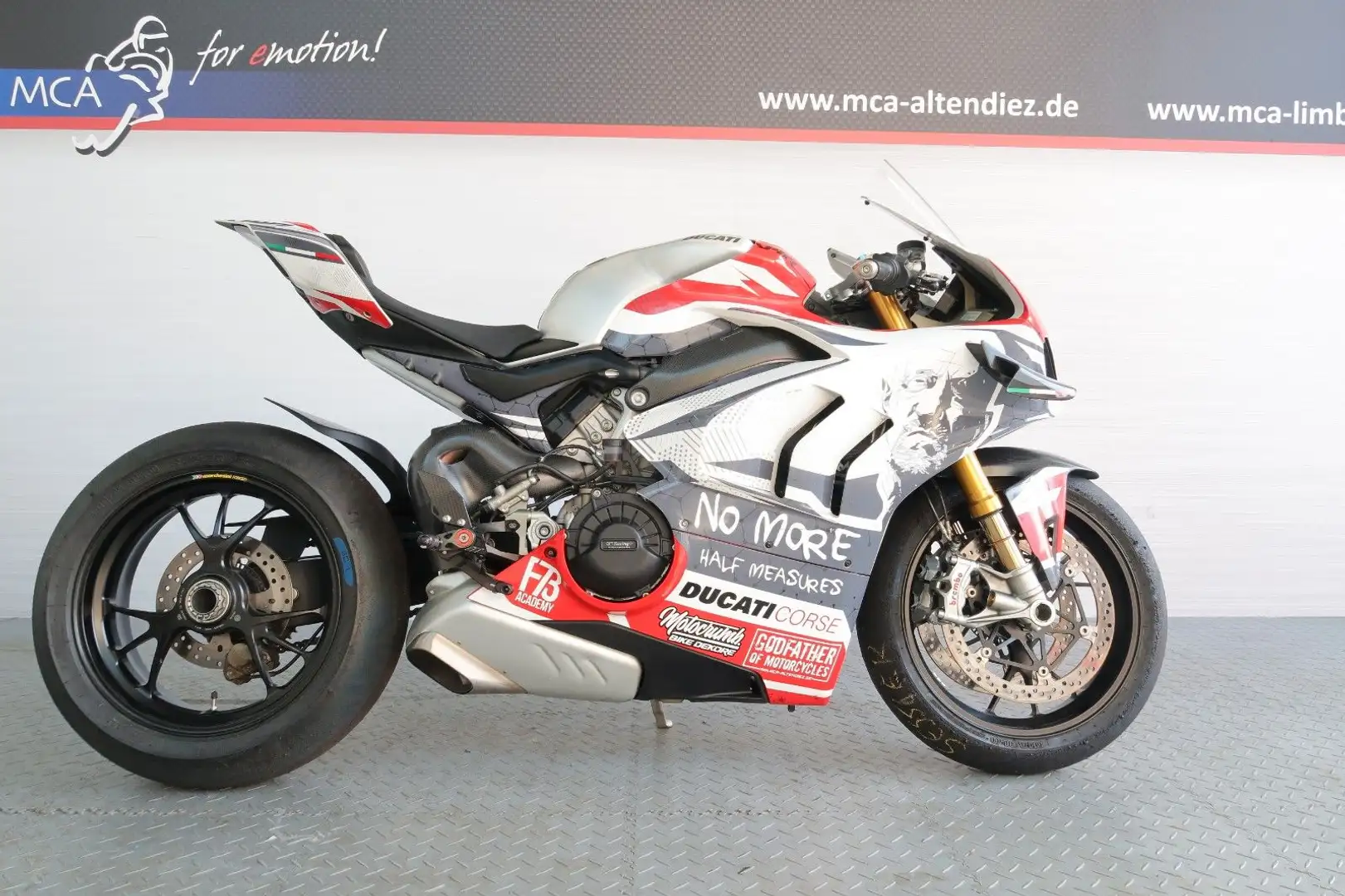 Ducati Panigale V4 R Rennmotorrad - 1