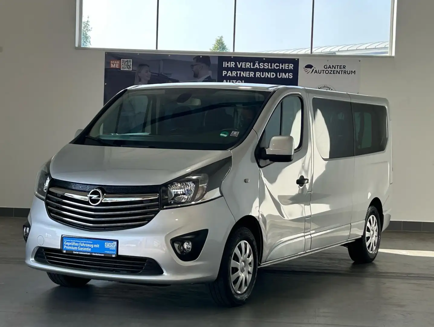 Opel Vivaro B Kombi L2H1 9-Sitzer NAVI+GRA+KLIMA Argent - 1