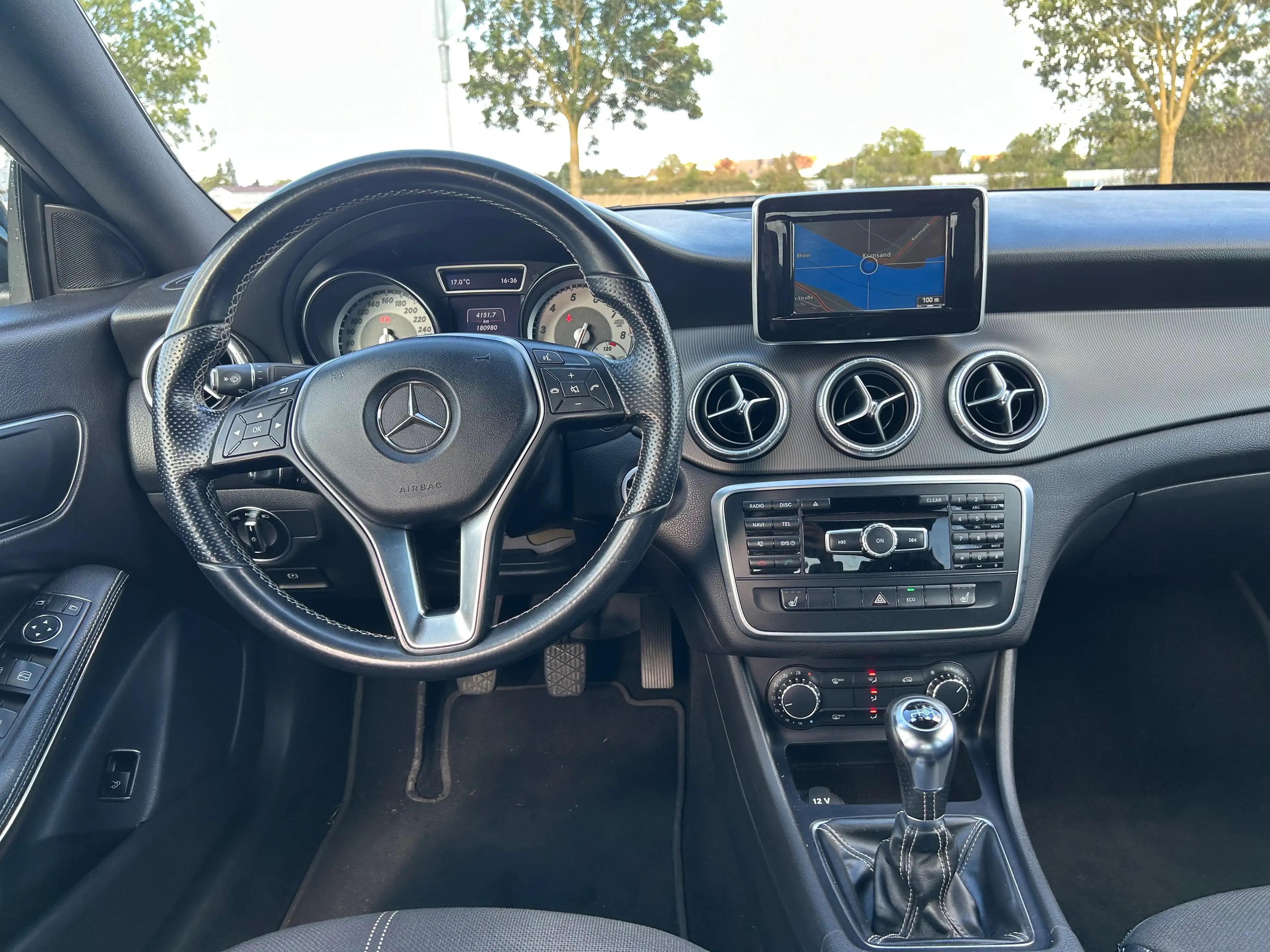 Mercedes-Benz CLA 180 CLA 180 Rückfahrkamera_ — photo 12