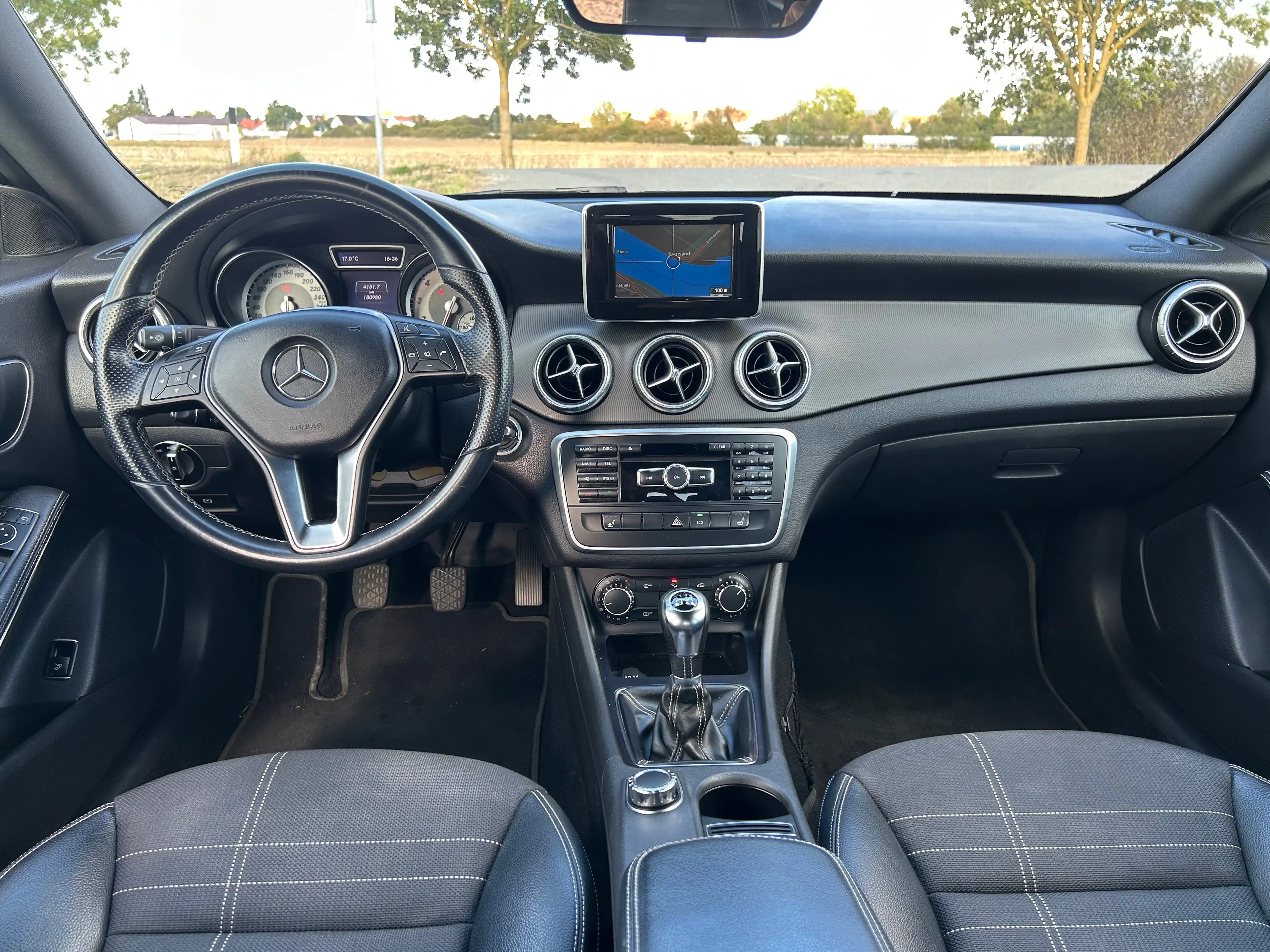 Mercedes-Benz CLA 180 CLA 180 Rückfahrkamera_ — photo 11