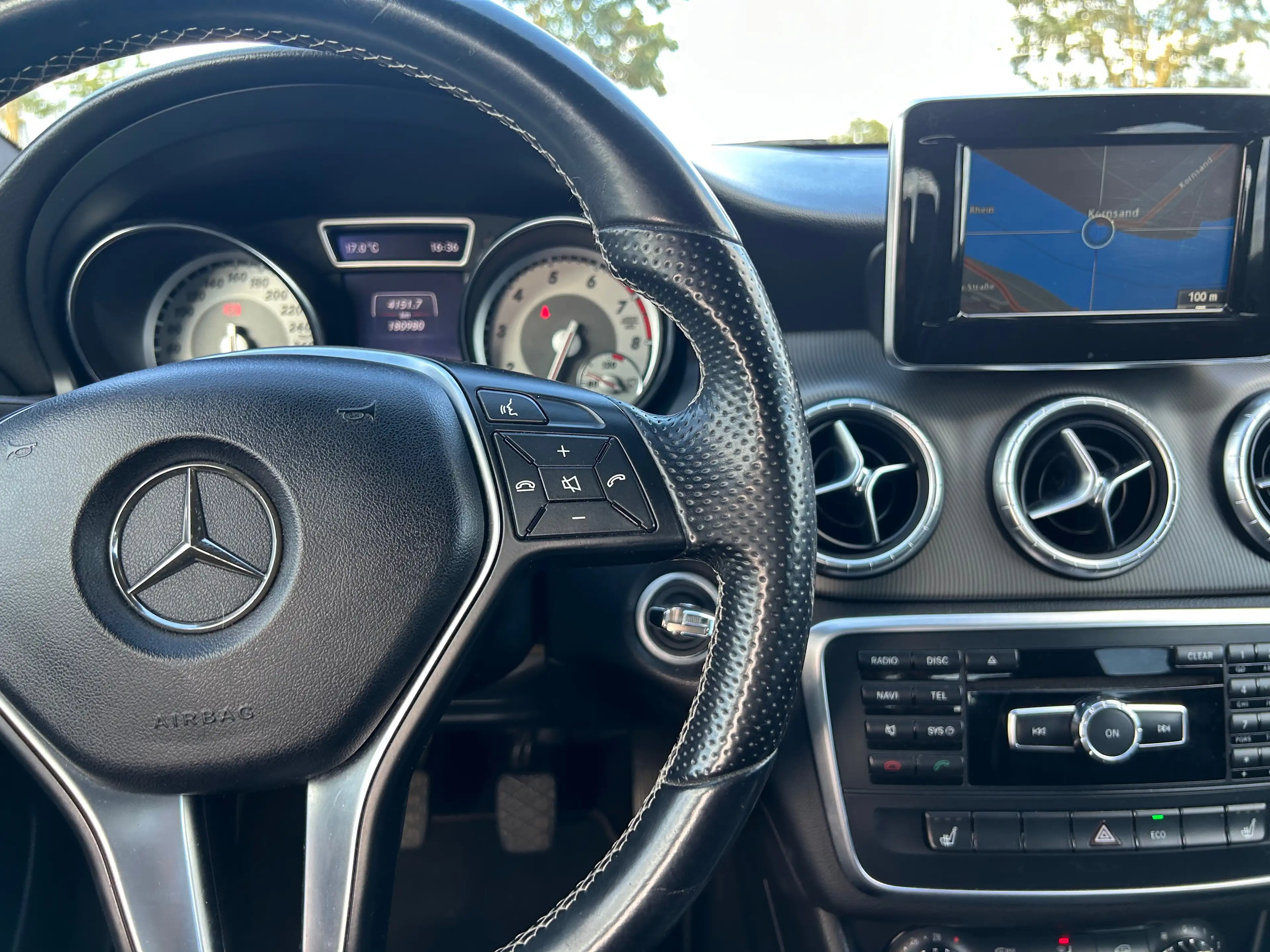 Mercedes-Benz CLA 180 CLA 180 Rückfahrkamera_ — photo 14