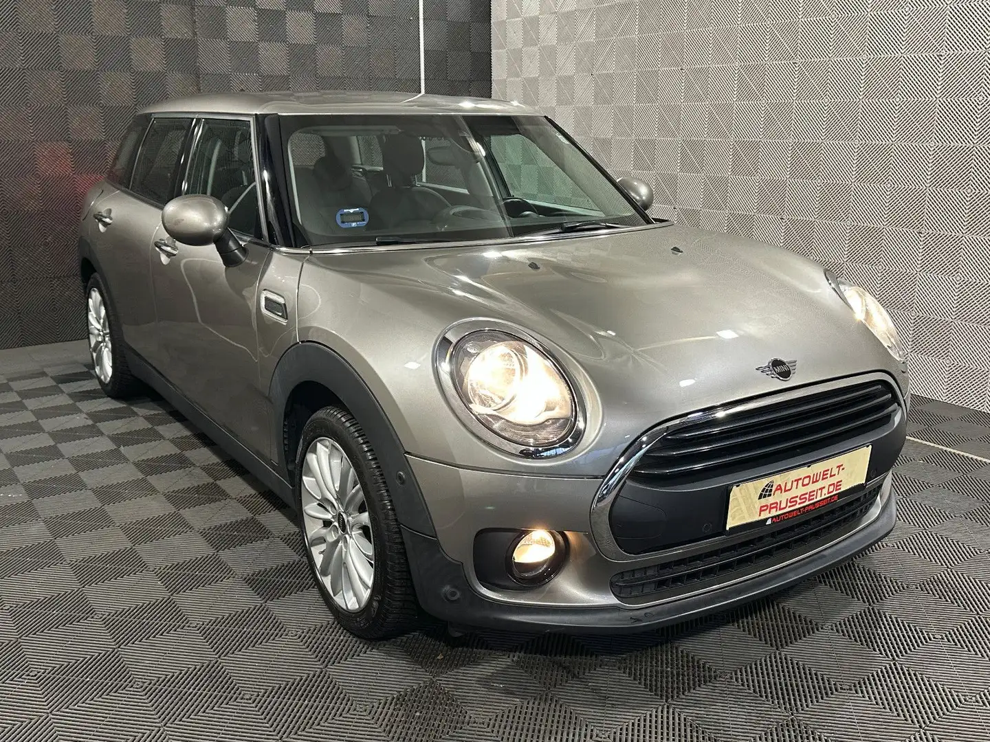 MINI One Clubman ONE*PEPPER*PDC-SITZ.HZ-CARBON-BLUETOOTH Silber - 1