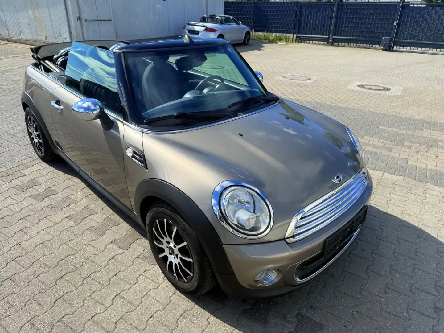 MINI One Cabrio One/ 1 Jahr Garantie/ Vollausstattung Argento - 2