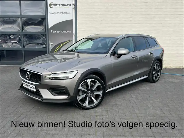 Volvo V60 Cross Country 2.0 T5 AWD Pro | Adaptieve cruise | Harman Kardon