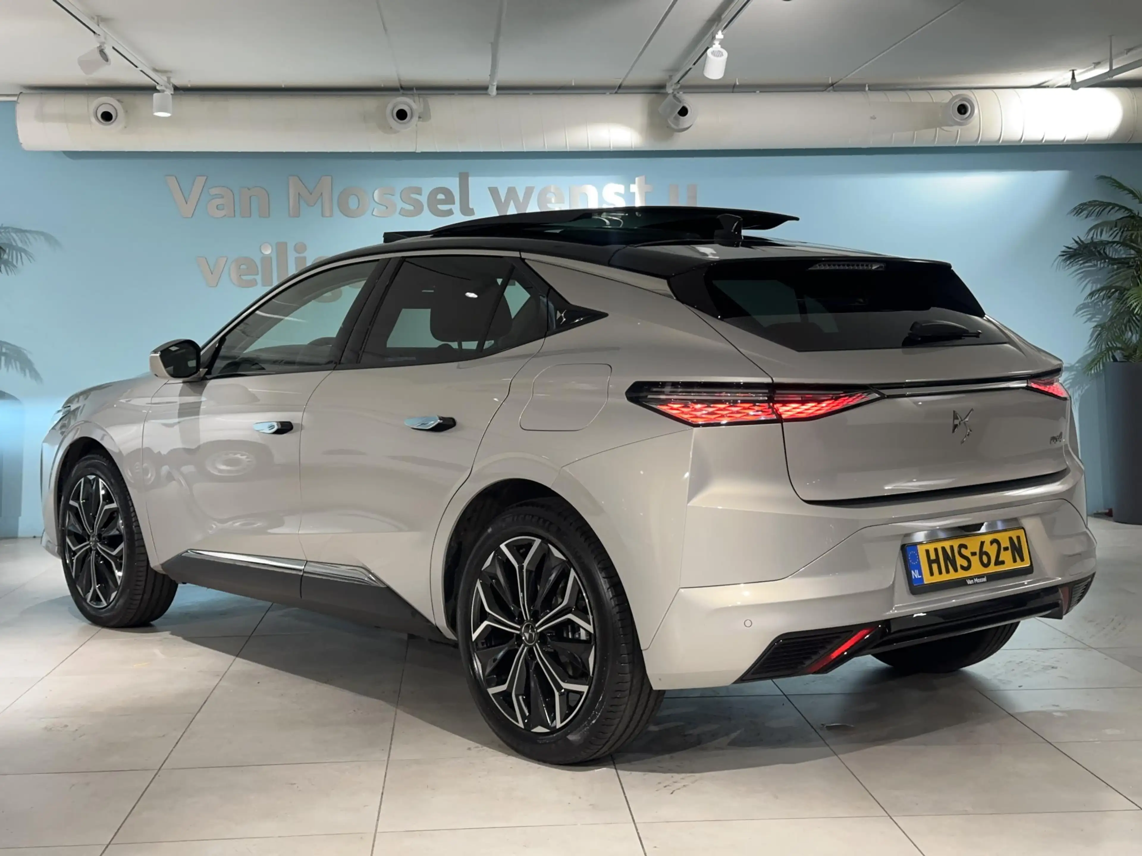 DS Automobiles DS 4 1.6 PHEV 225 Étoile PANO | 360° VISION | FOCAL AUD — photo 5