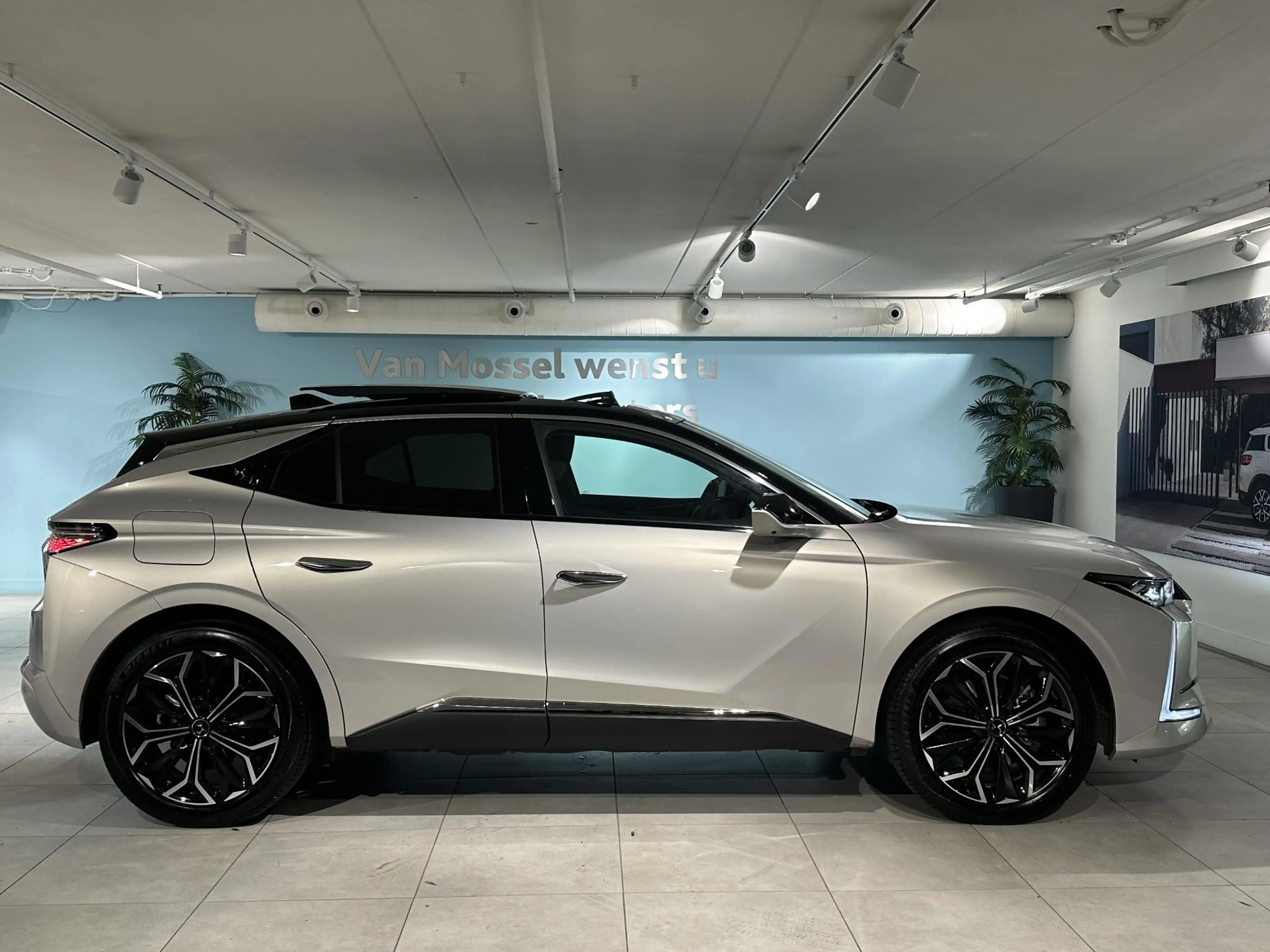 DS Automobiles DS 4 1.6 PHEV 225 Étoile PANO | 360° VISION | FOCAL AUD — photo 9