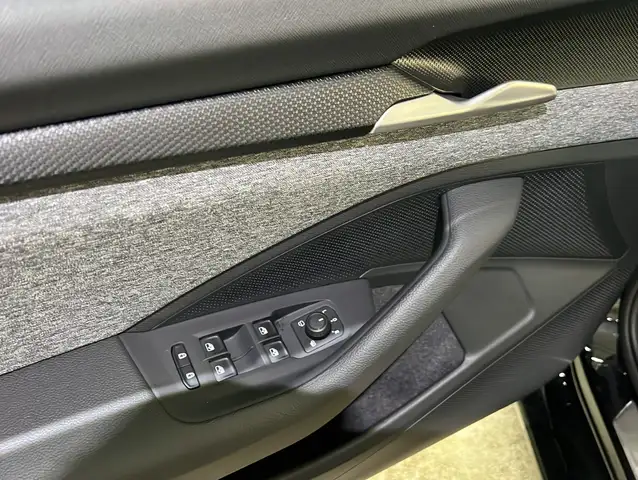 Skoda Superb view 5