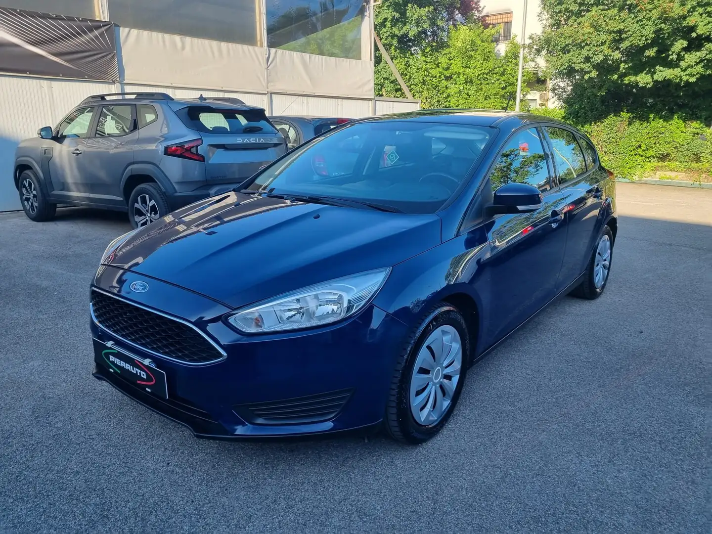 Ford Focus Focus 5p 1.5 tdci Business s Azul - 1