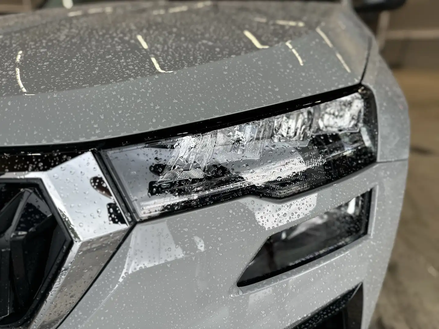 Skoda Karoq 1,5TSI DSG Ambition PDC Kamera AppConnect Grau - 2