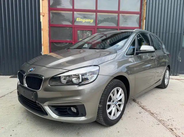 BMW 220 2er Active Tourer 220i Active Tourer Advantage