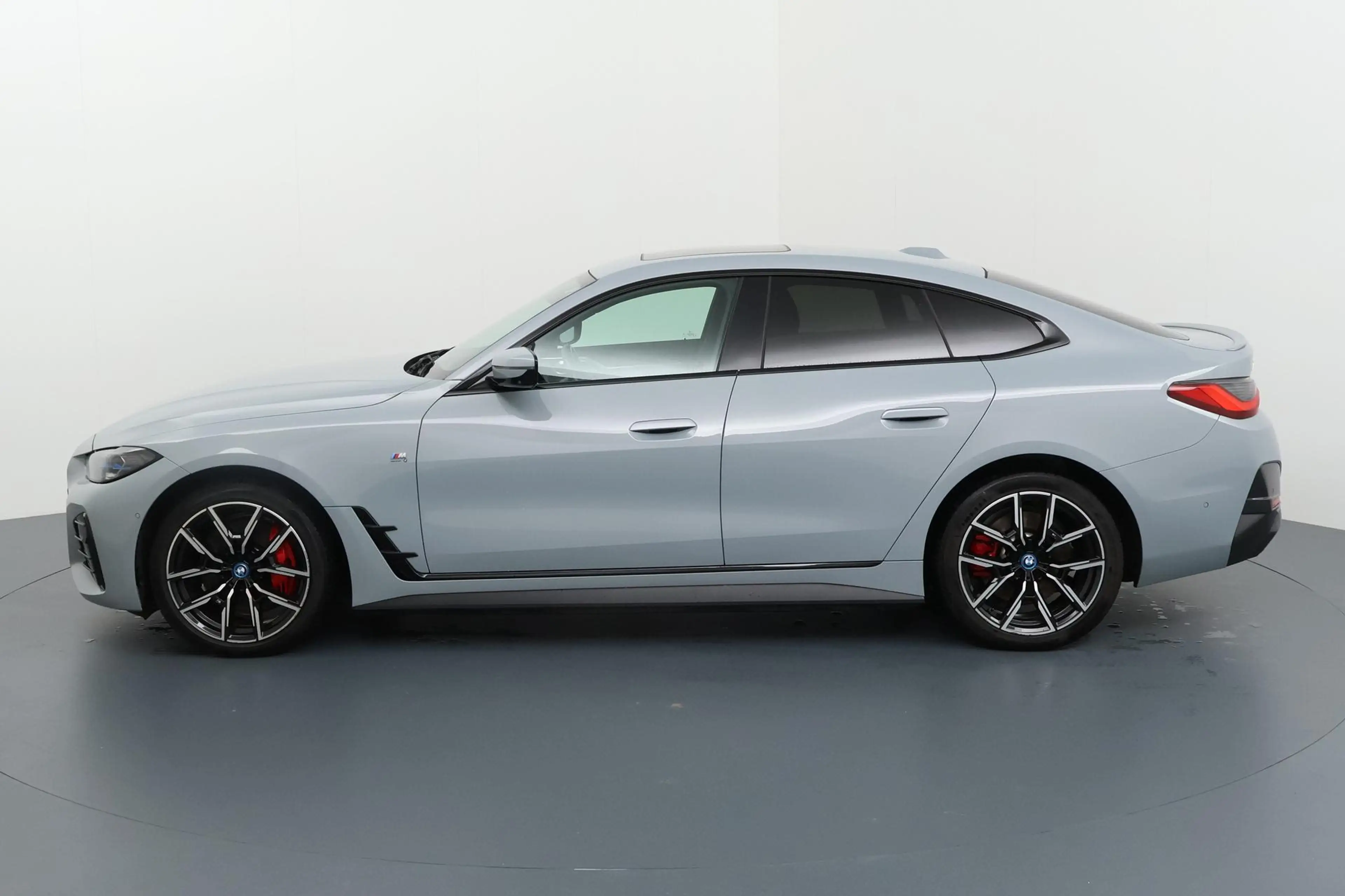BMW i4 eDrive40 High Executive 84 kWh – elektrische sport — photo 9