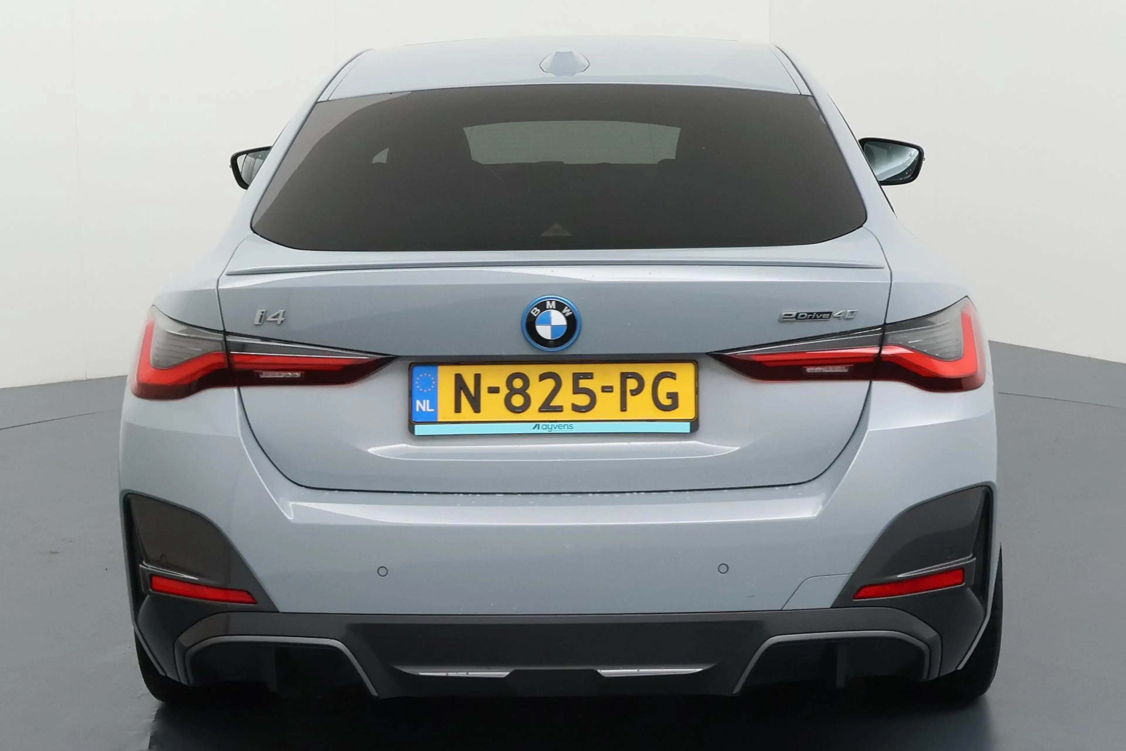 BMW i4 eDrive40 High Executive 84 kWh – elektrische sport — photo 8