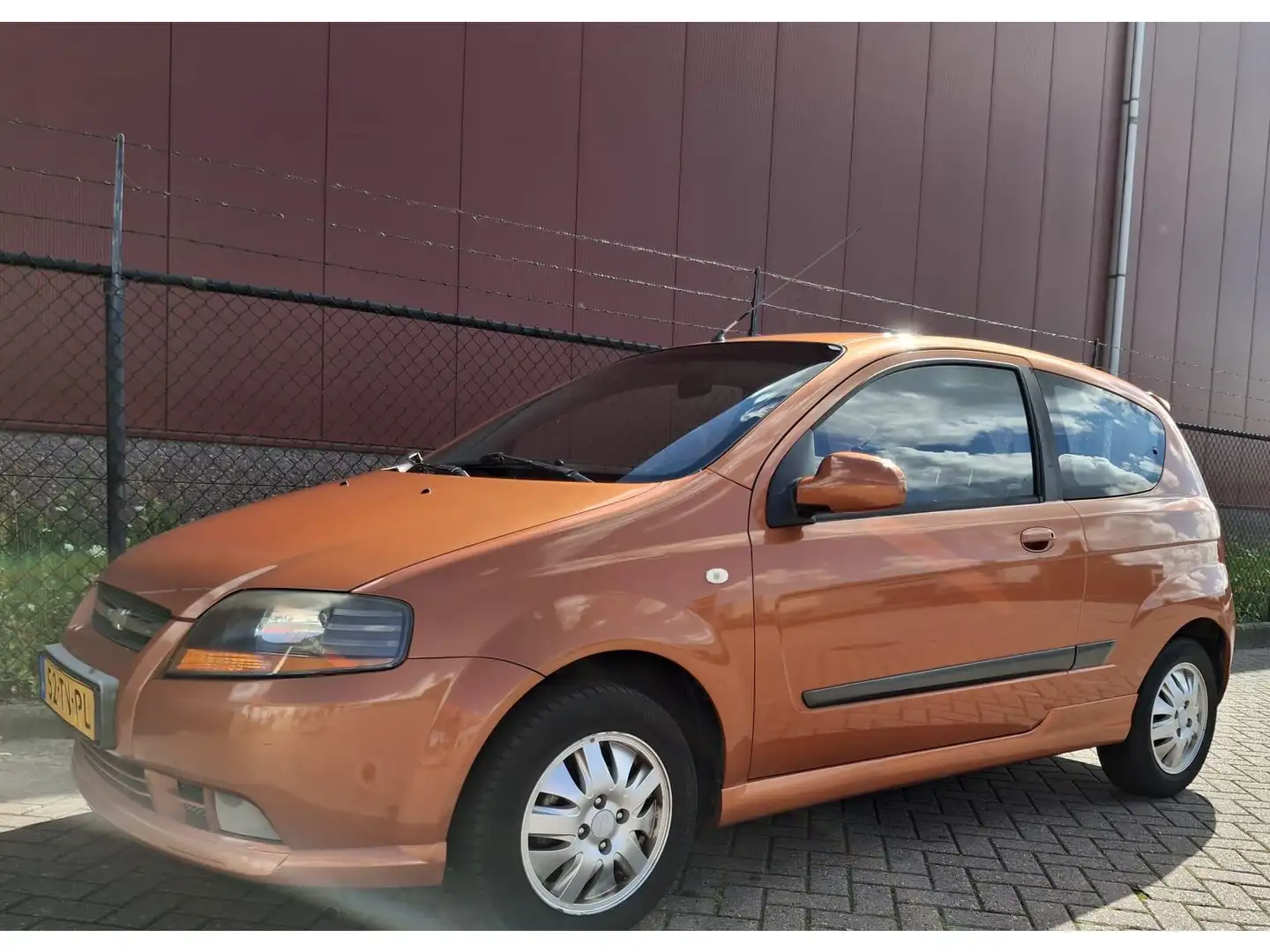 Chevrolet Kalos 1.4-16V Spirit Naranja - 1