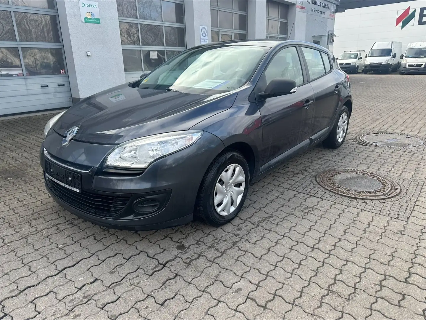 Renault Megane III Lim. 5-trg. Je t'aime Grau - 1